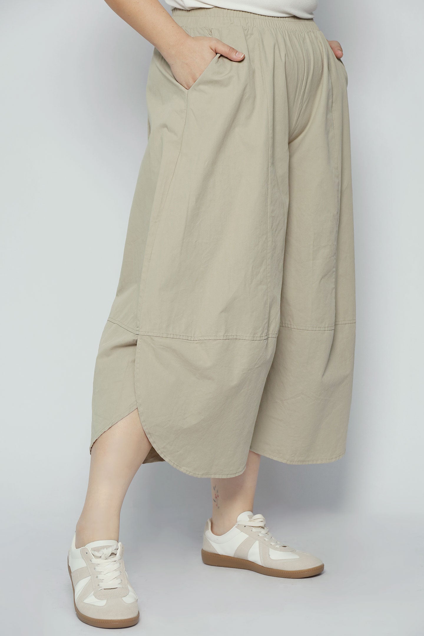 Ash Pants in Khaki