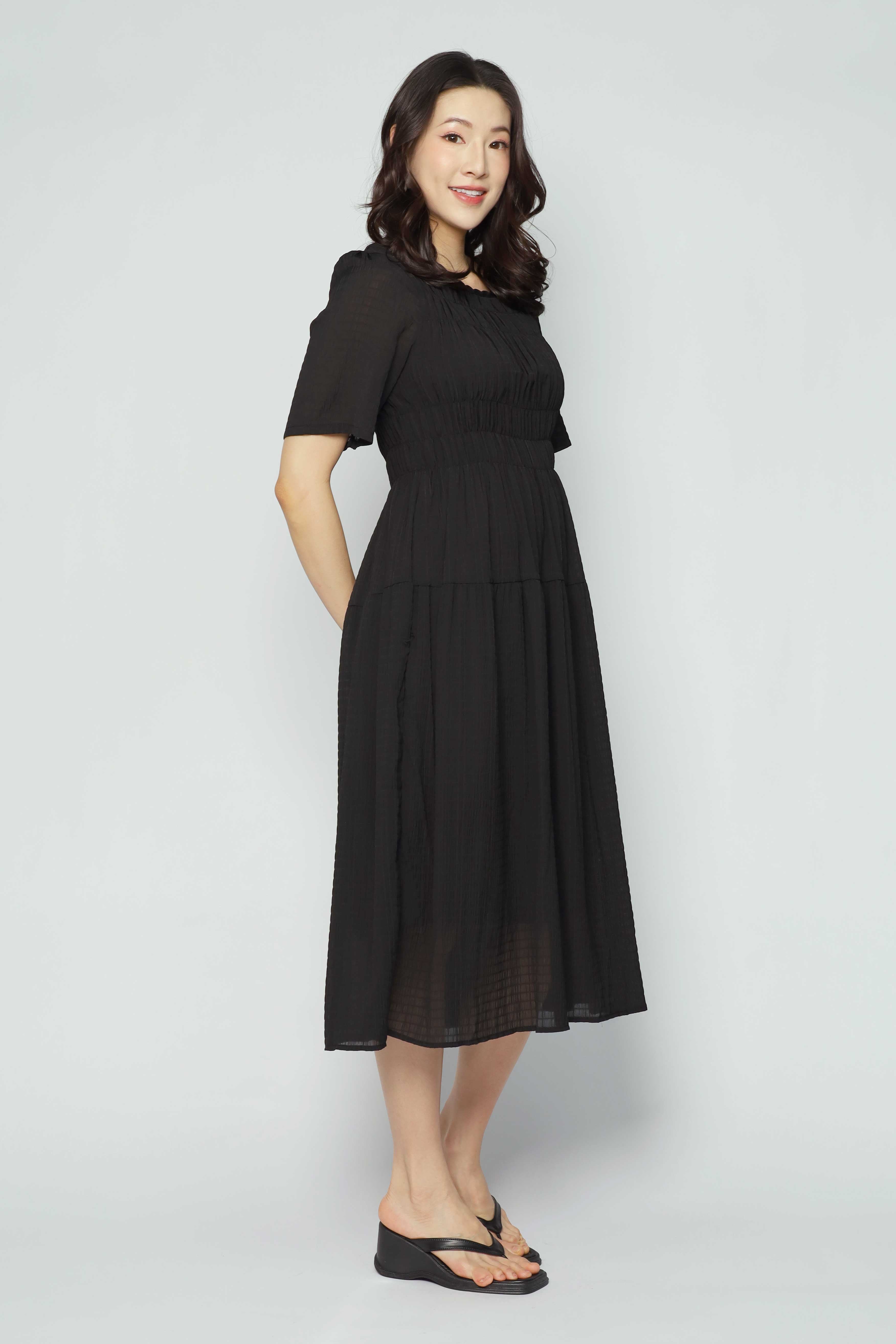 Backorders Astha Dress in Black