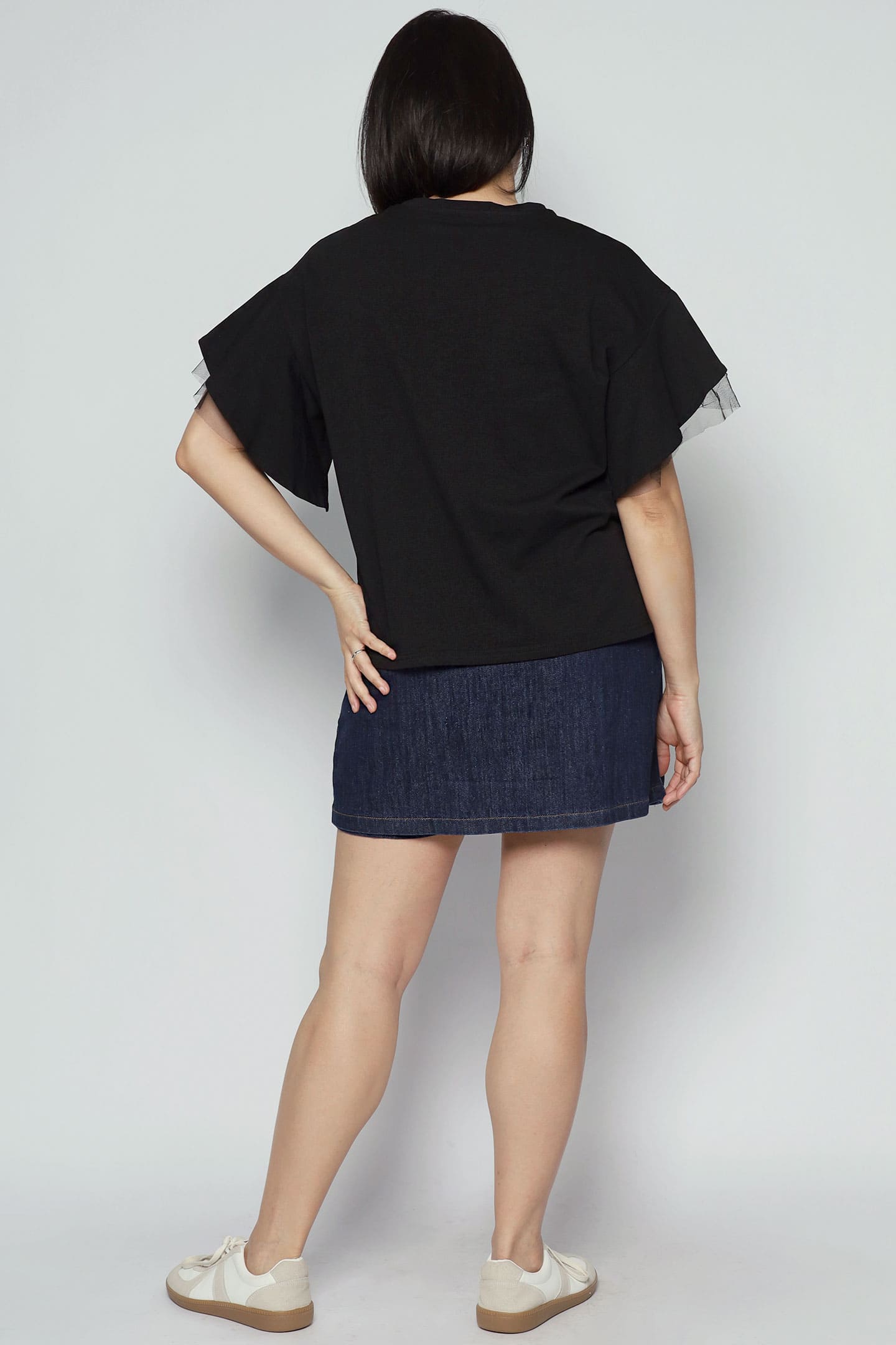 Benett Netted Sleeves Top in Black