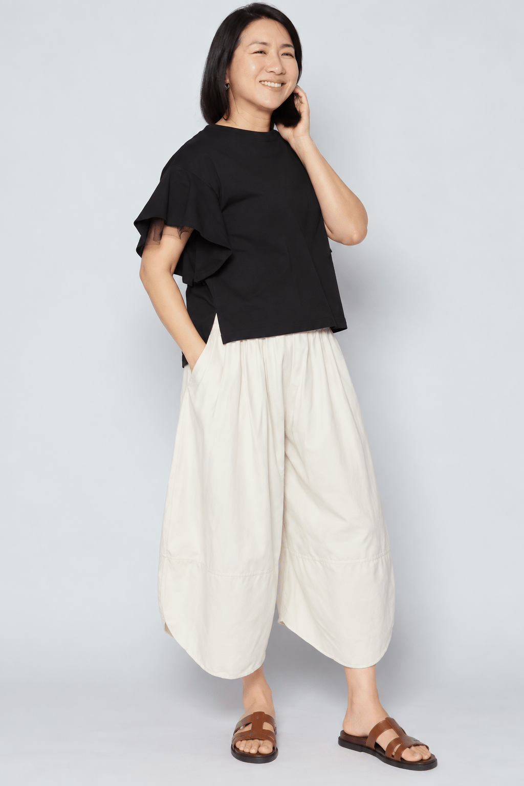 Benett Netted Sleeves Top in Black