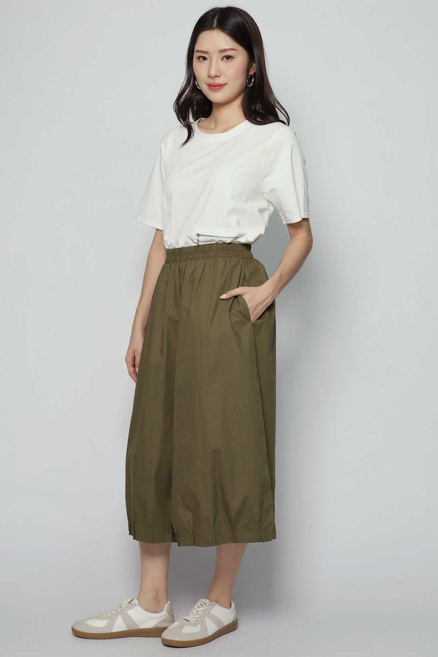 Backorders Blythe Pants in Green