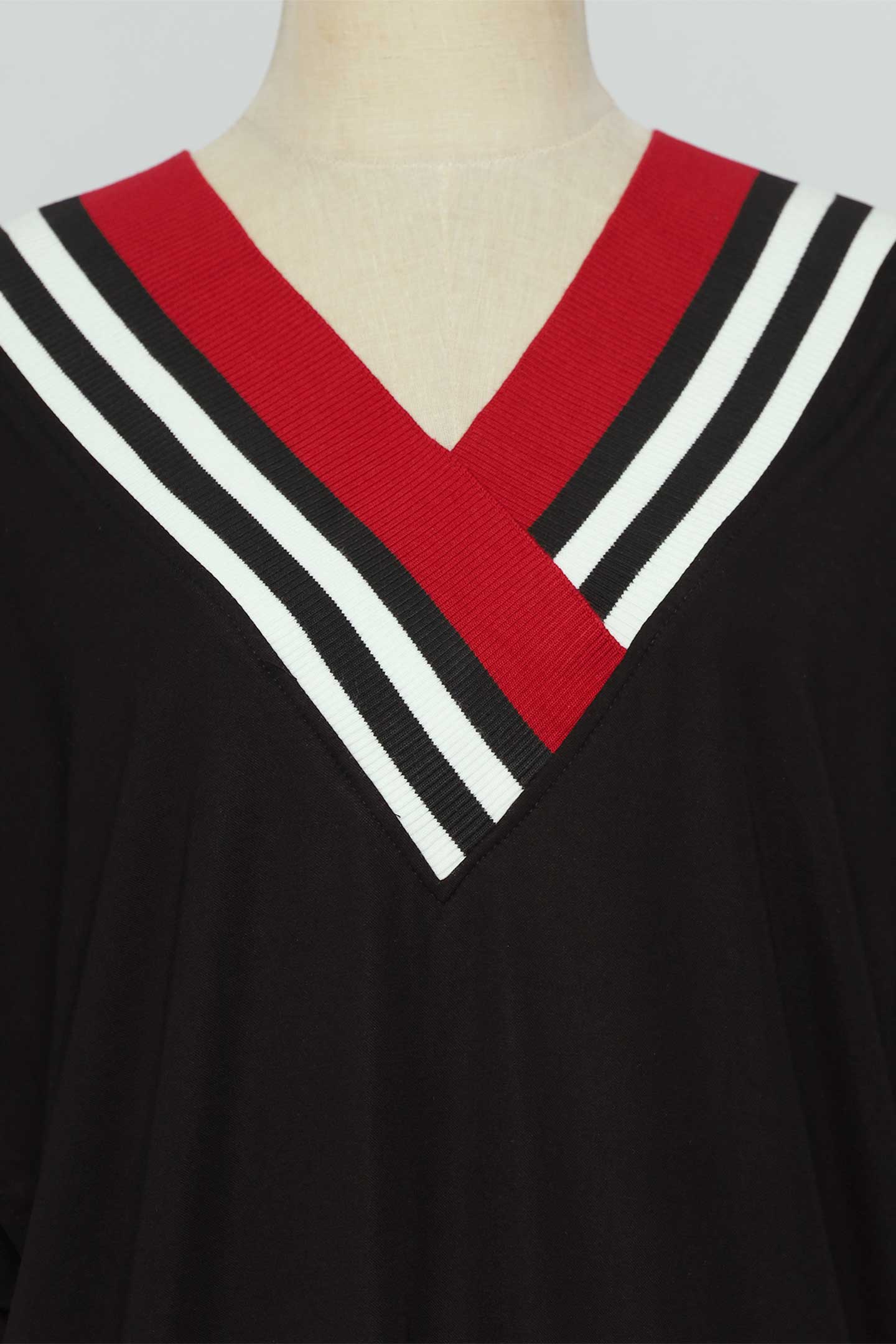 PO - Cotti Contrast V Neck Dress