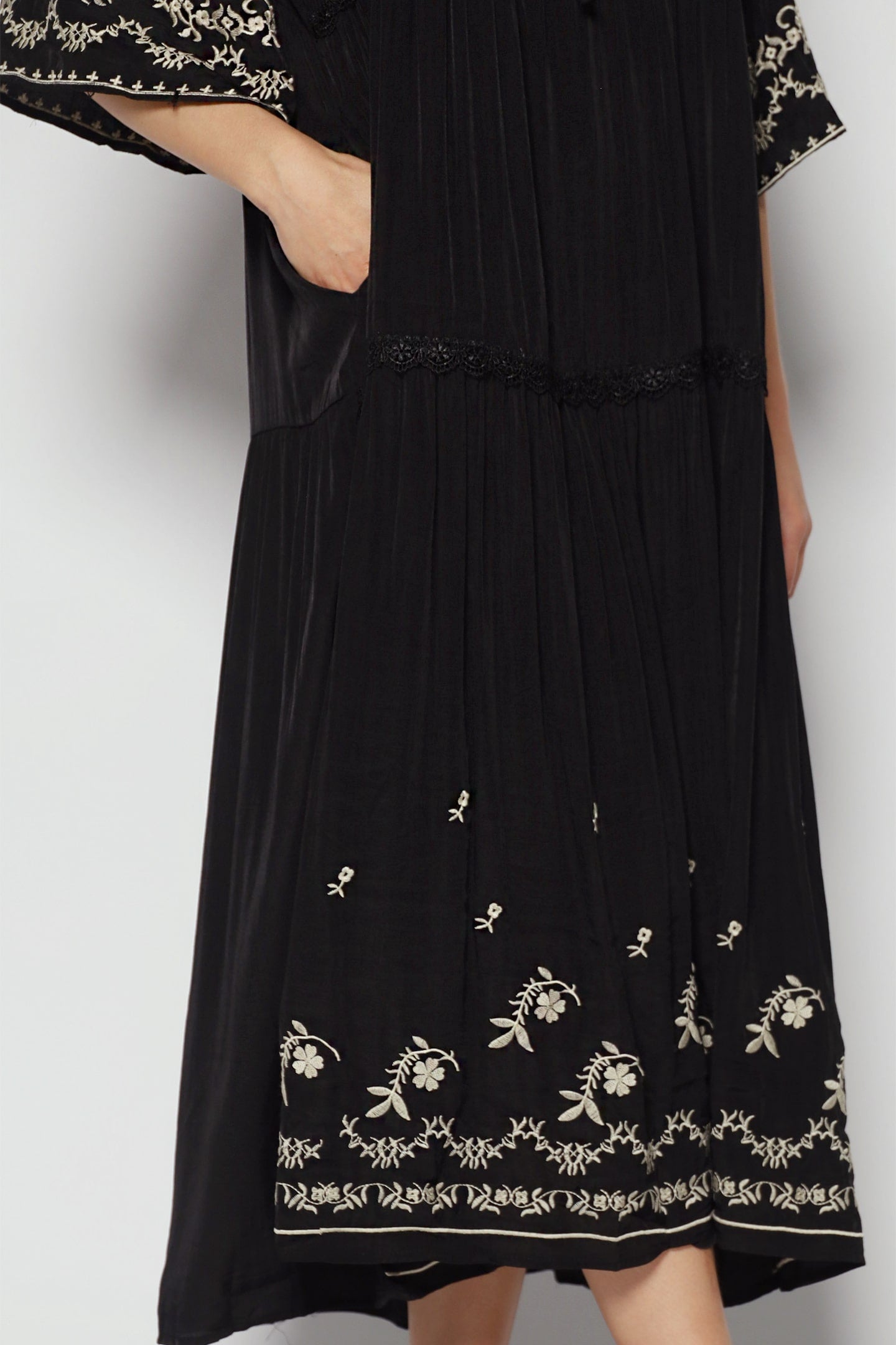 Dana Embroidery Dress