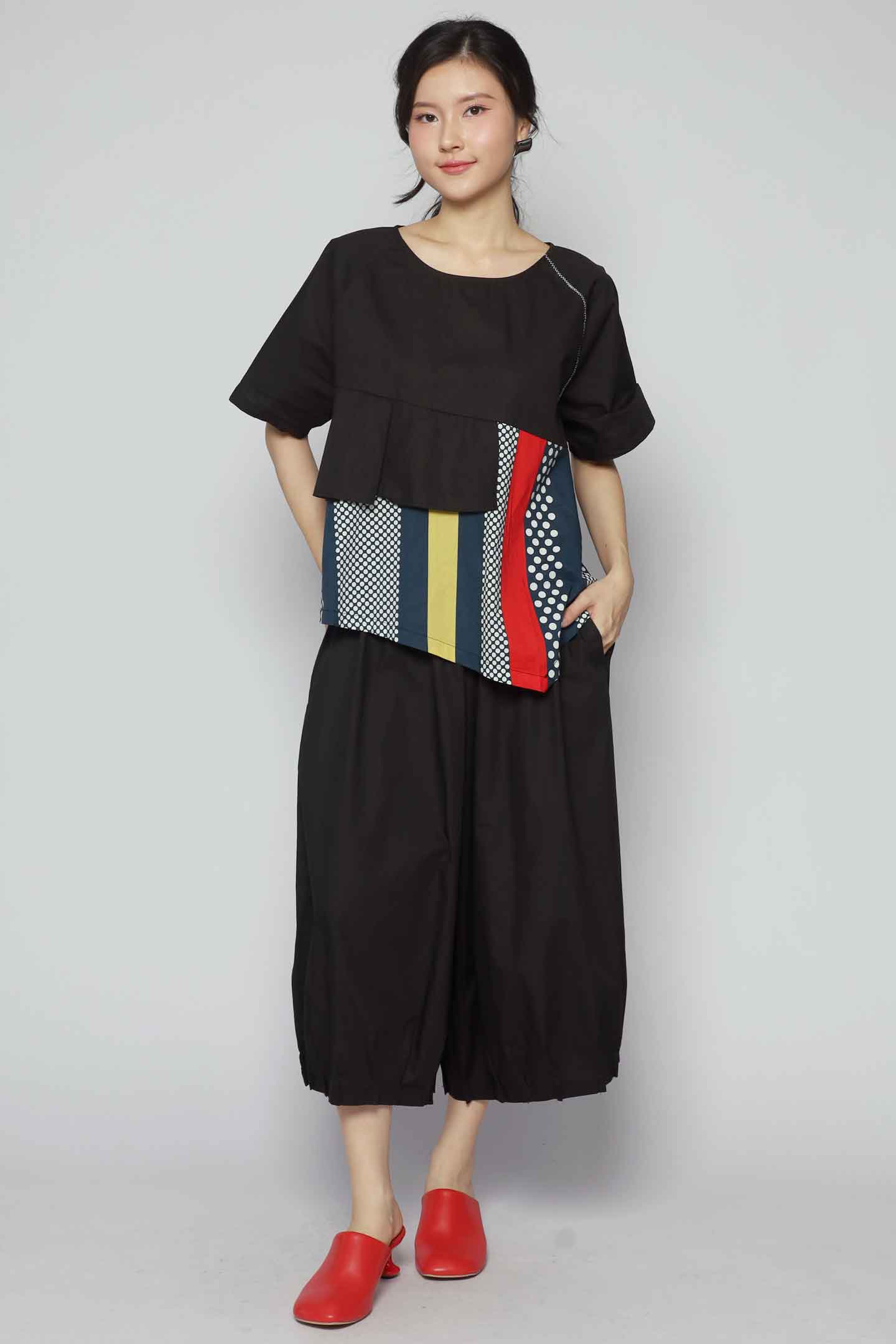 Divinia Multi Polkadot Top in Black