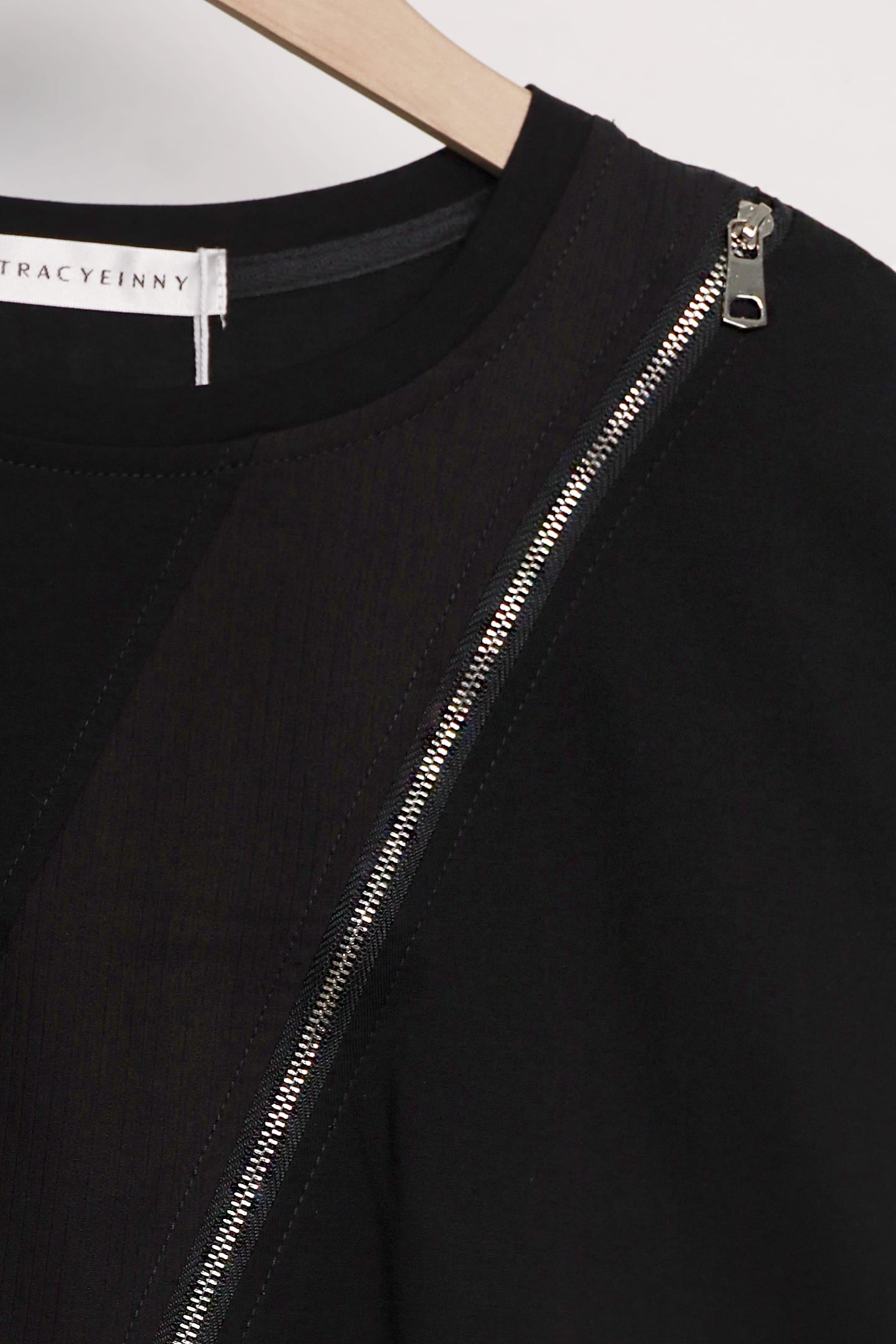 Easy By TE - Dolla Zipper Top in Black