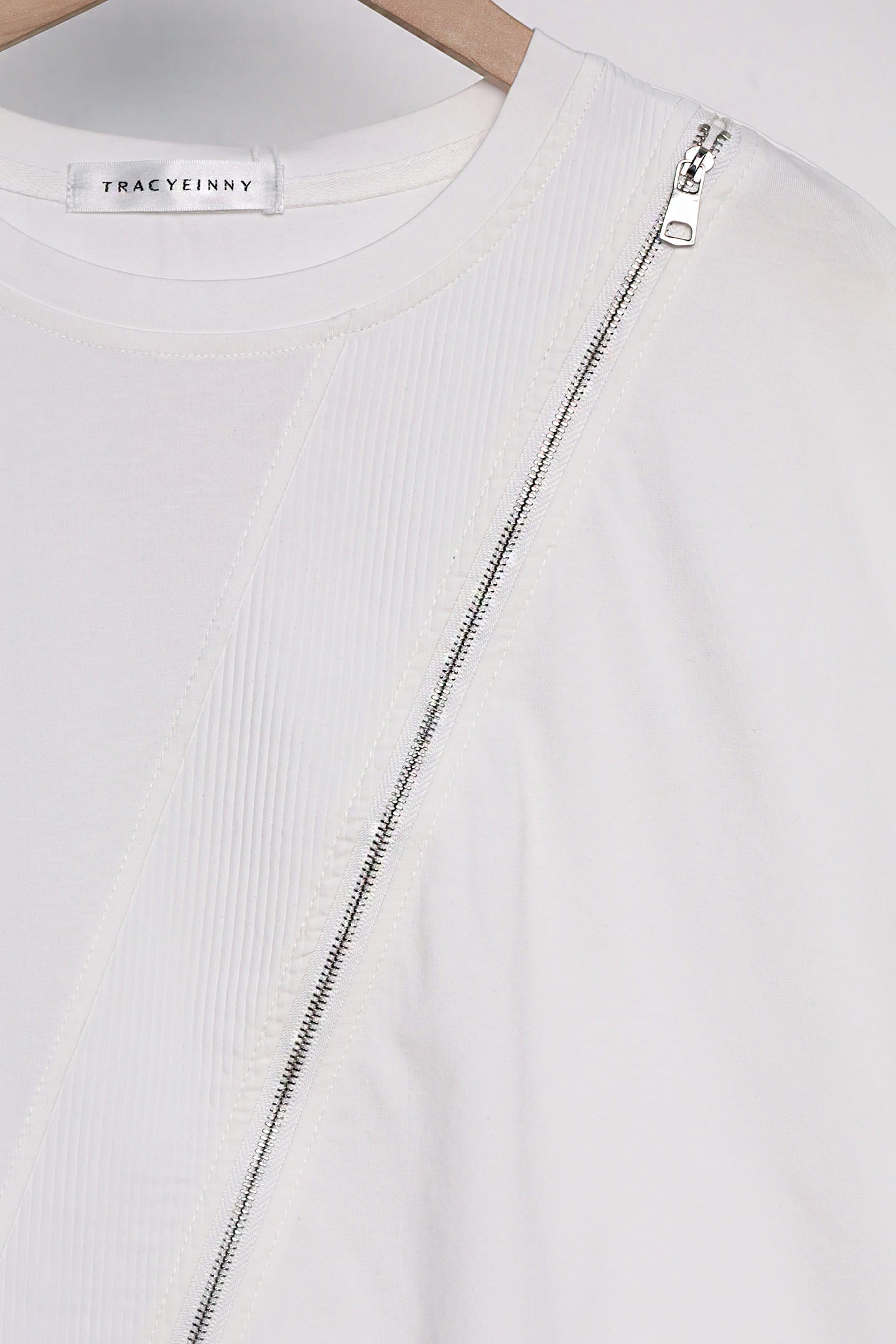 Easy By TE - Dolla Zipper Top in White