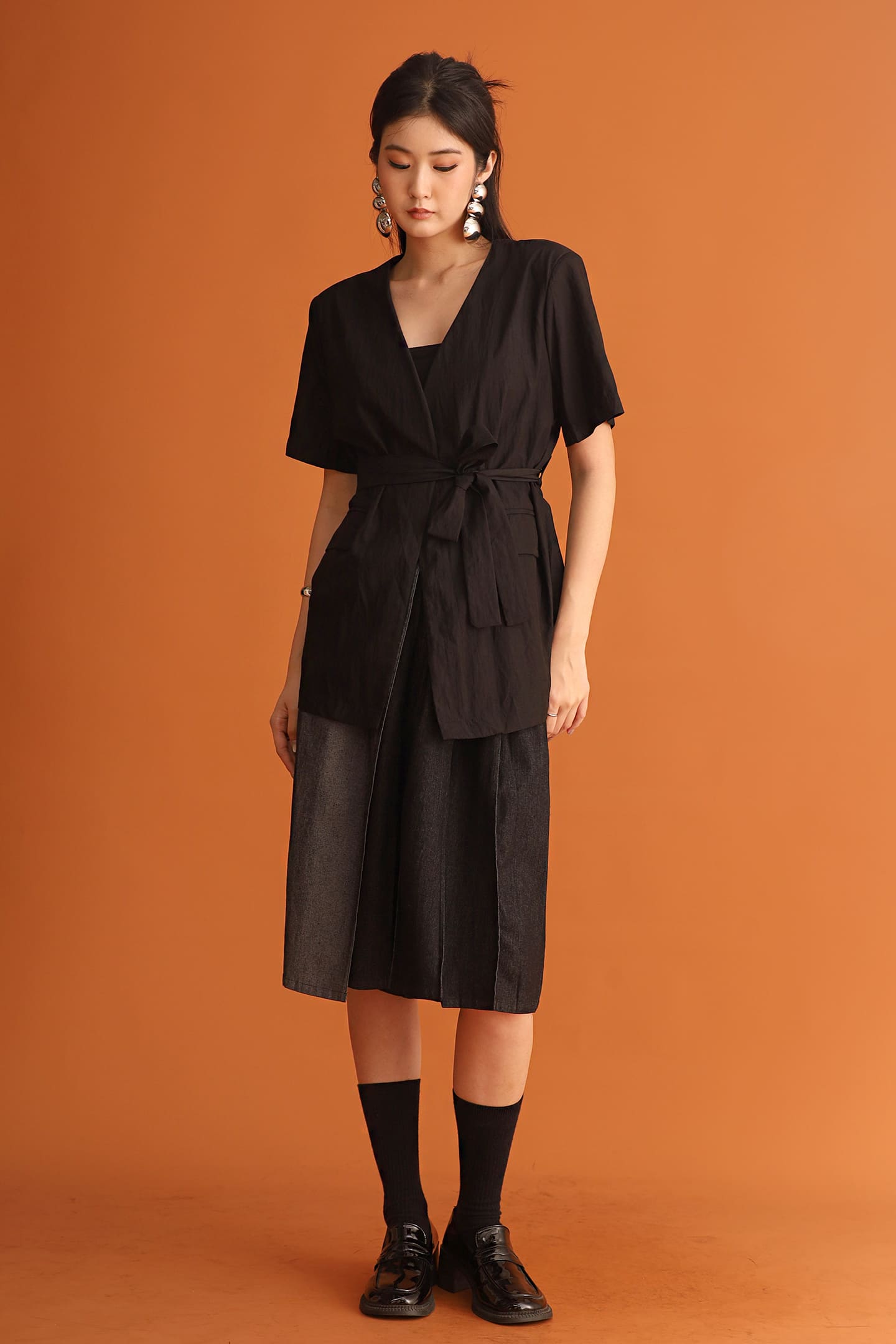 CHOSEN - Frontrow Blazer in Black