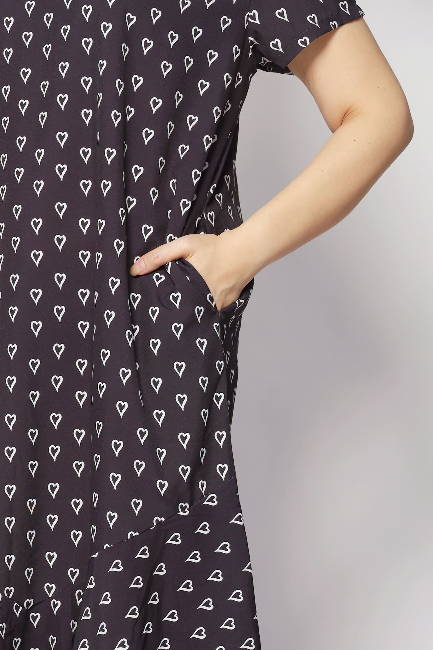 Gisele Dress in Tiny Hearts