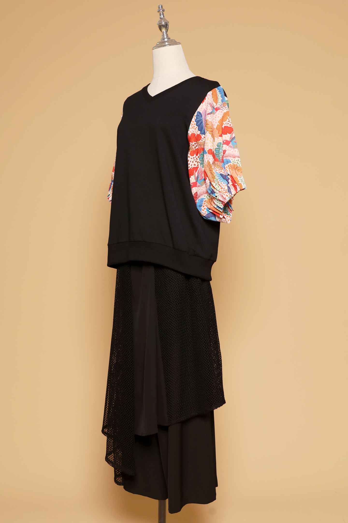 PO - Helena Top in Parrot Parade