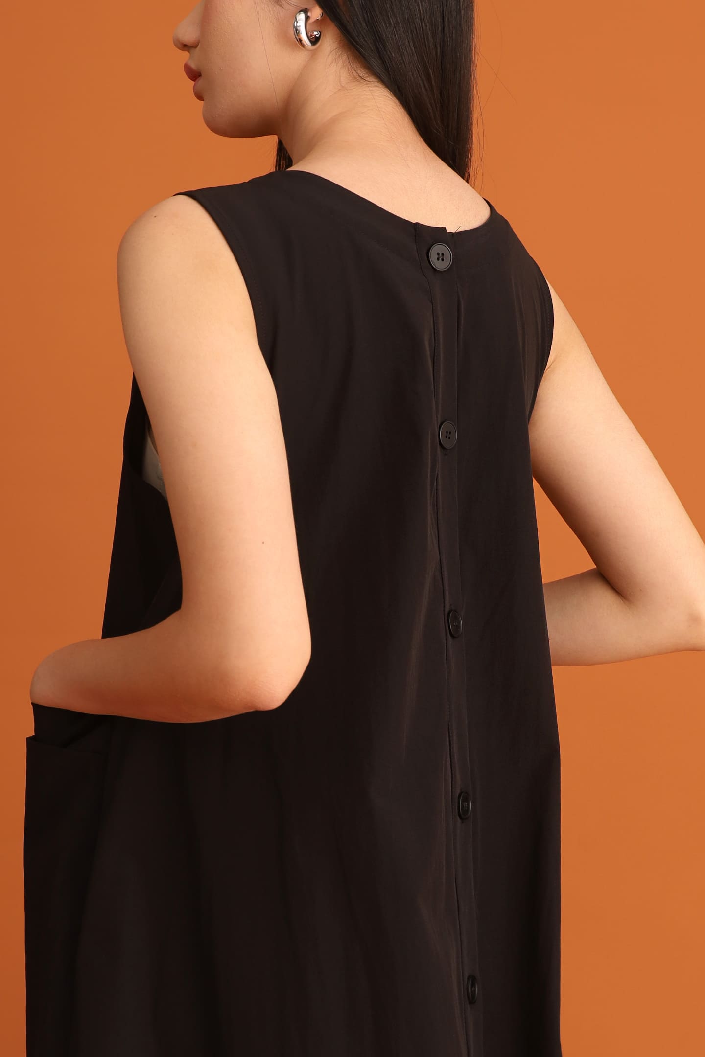 CHOSEN - Hirai Pocket Dress in Black