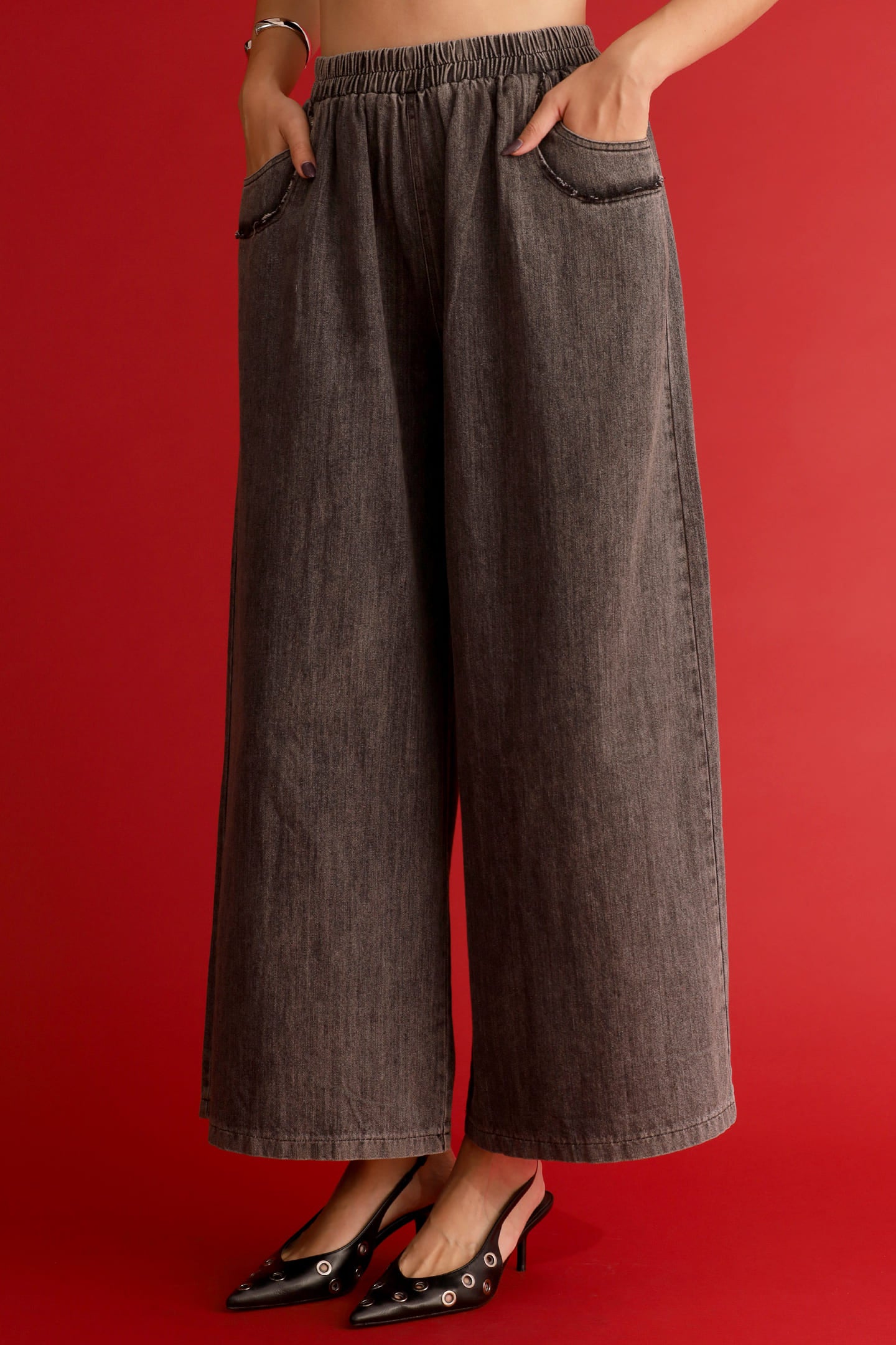 CHOSEN - Hoi Denim Jeans in Black