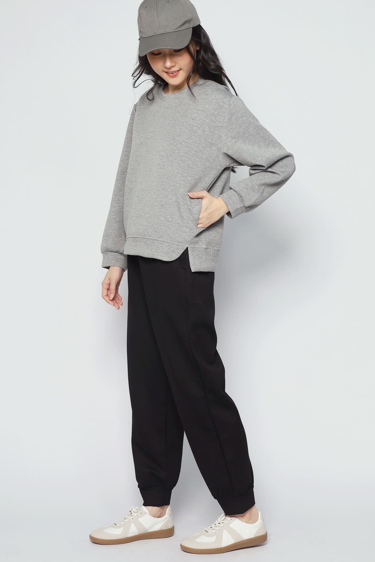 JOY - Holiday Mode Pullover in Grey