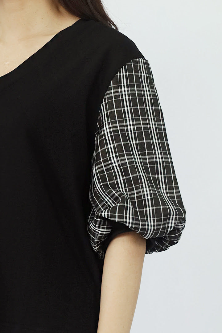 Zobby Checks Top in Black