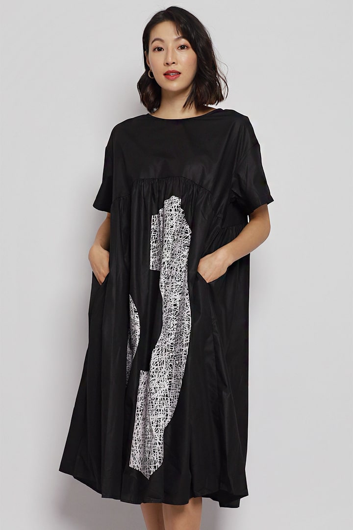 Shika Printed Dress in Black