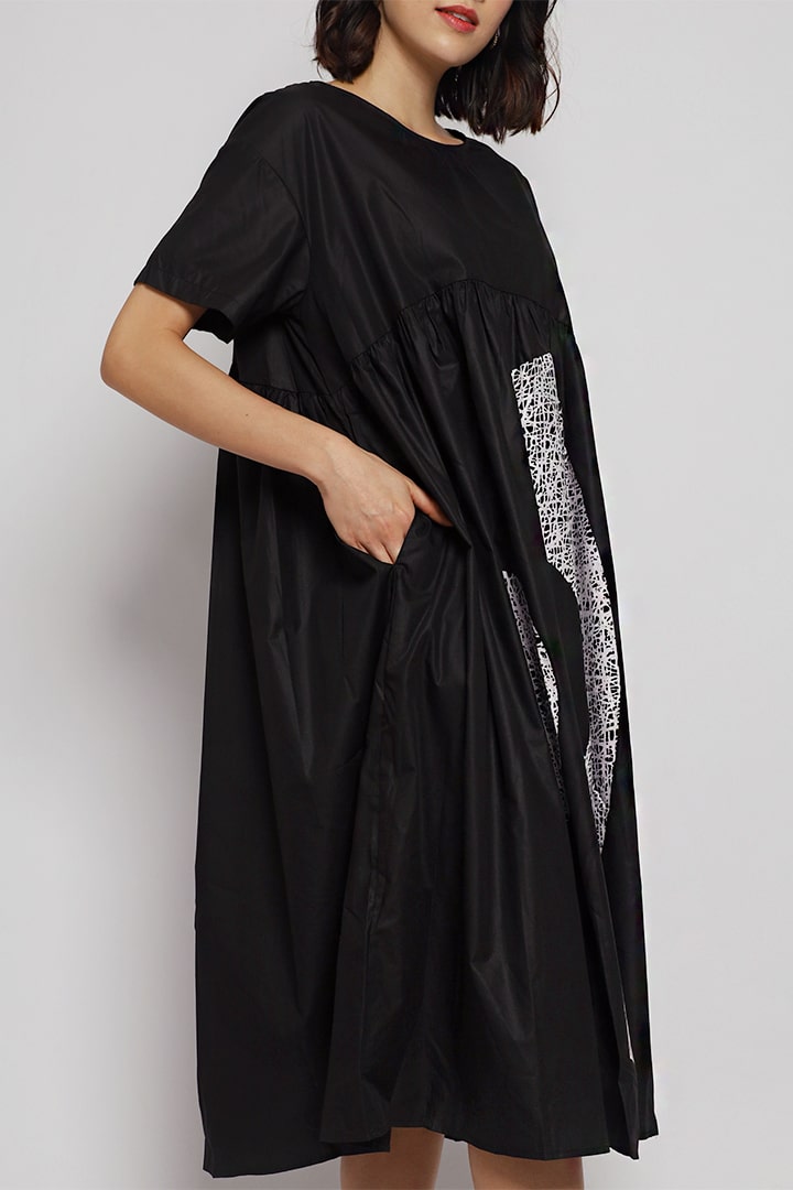 Shika Printed Dress in Black