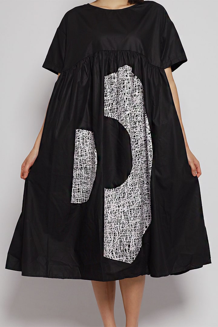 Shika Printed Dress in Black