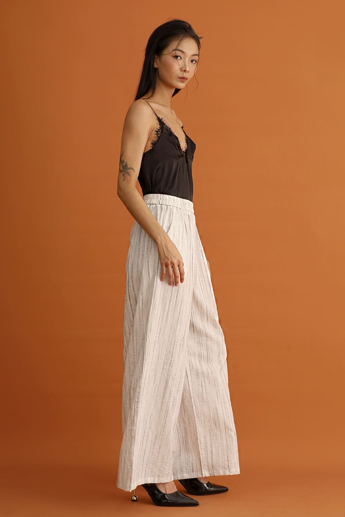 CHOSEN - Kaze Pinstripe Pants