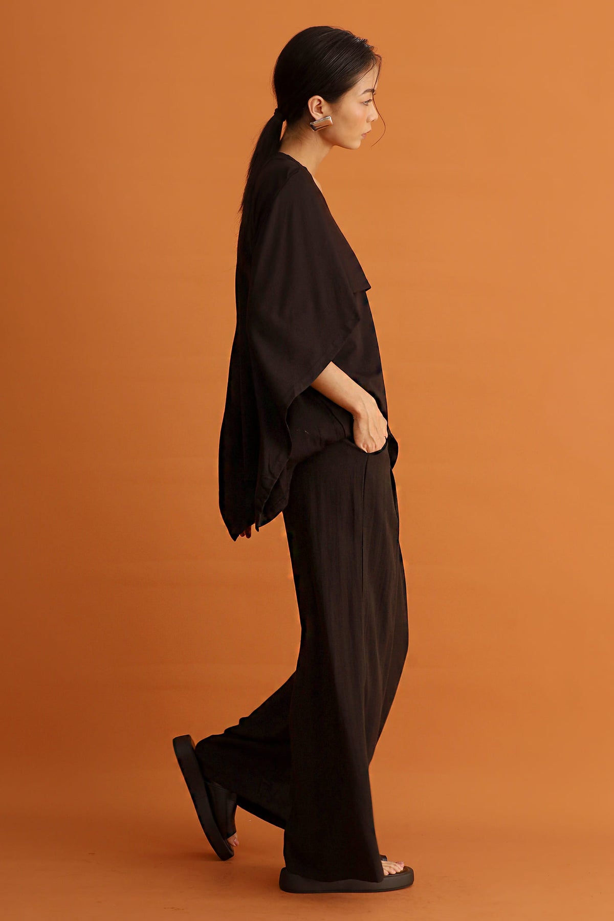 CHOSEN - Ami Cape Top in Black