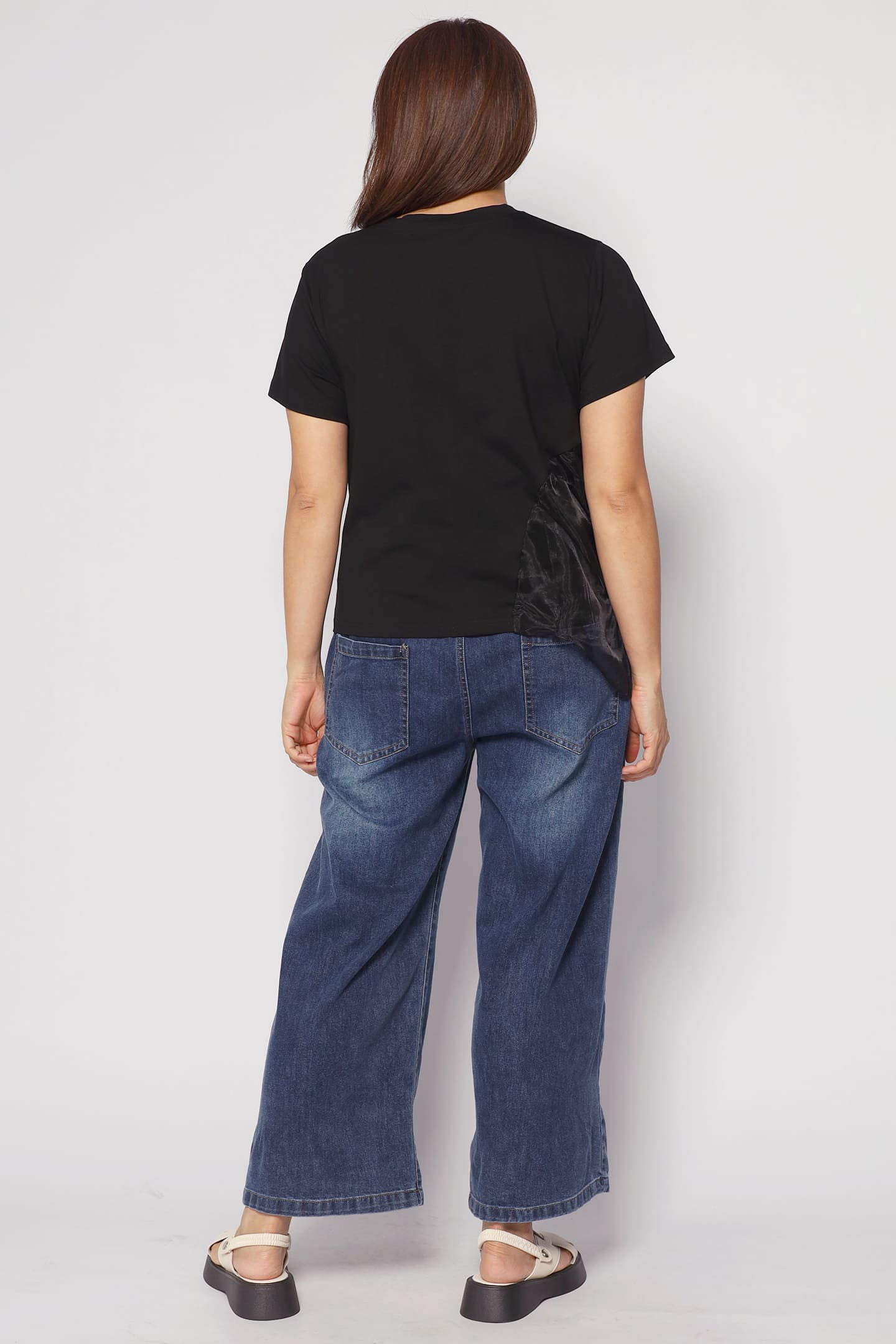 Backorders Keke Circles Top in Black