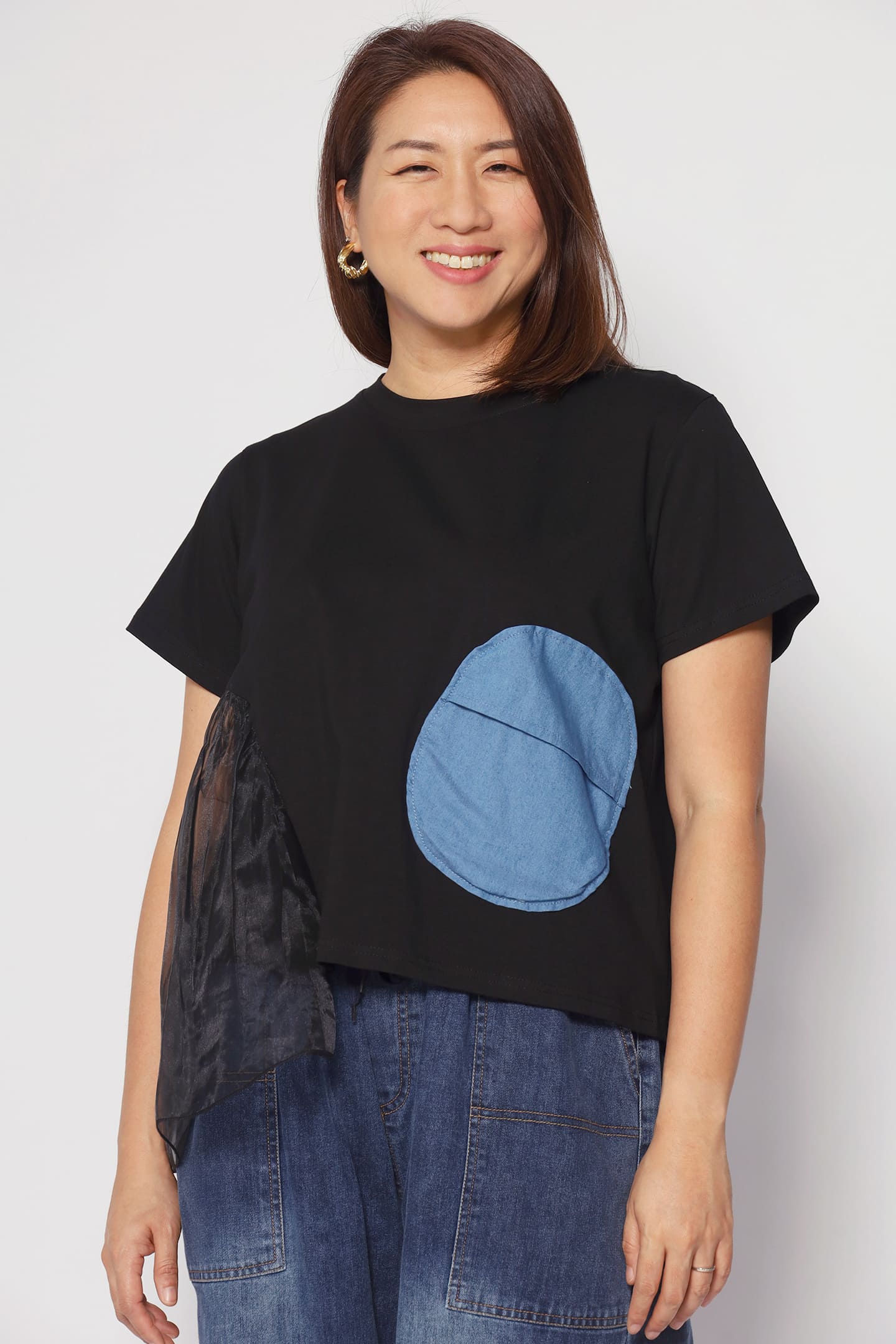 Backorders Keke Circles Top in Black