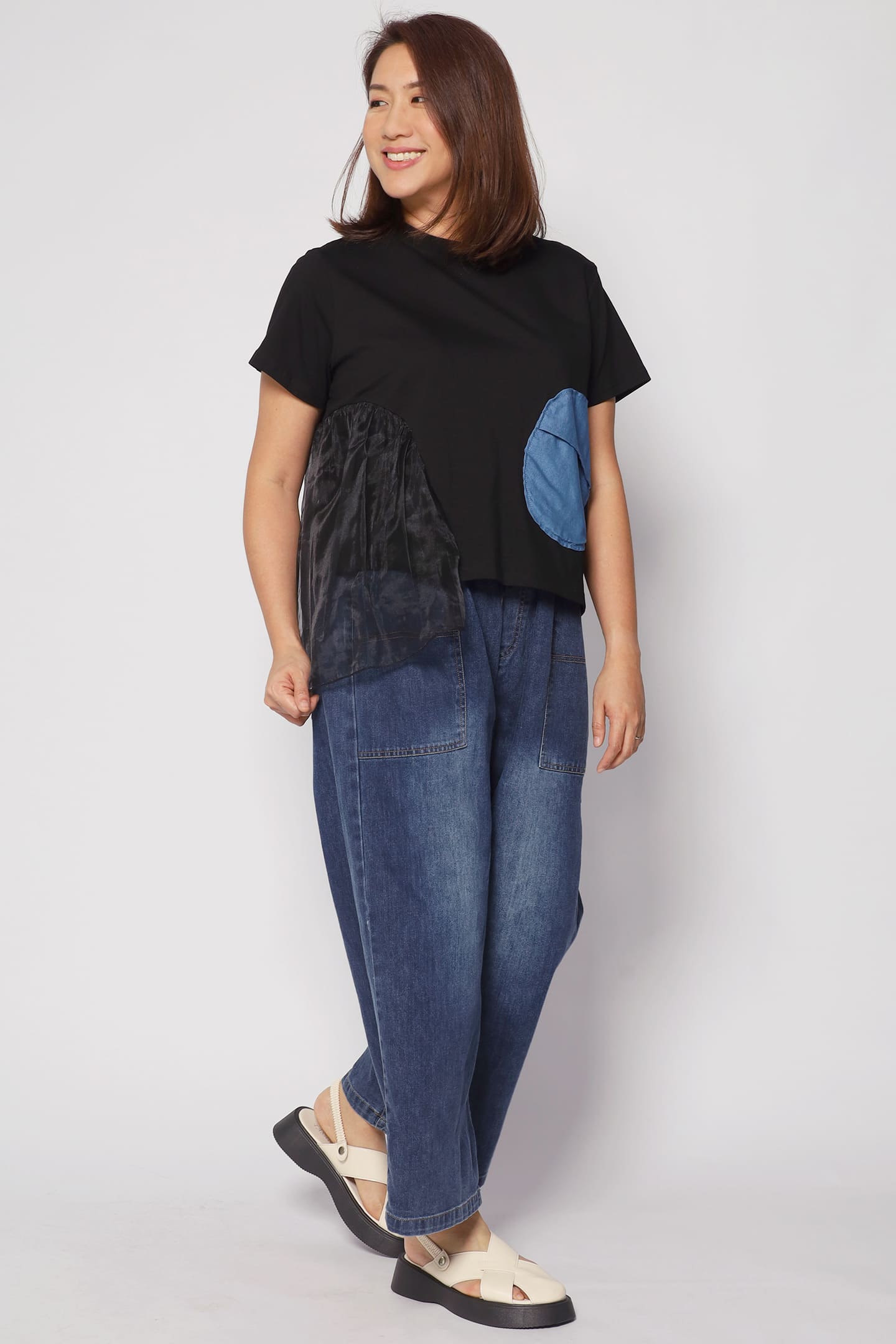 Backorders Keke Circles Top in Black