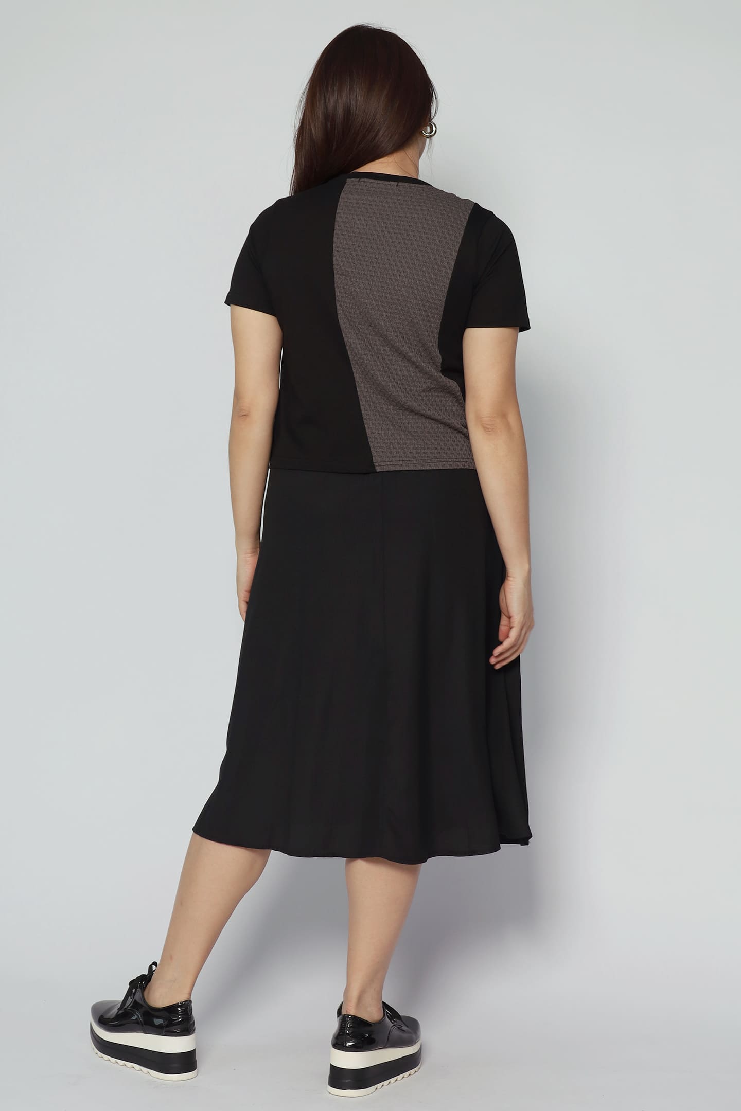 Liyen Dress in Grey Black