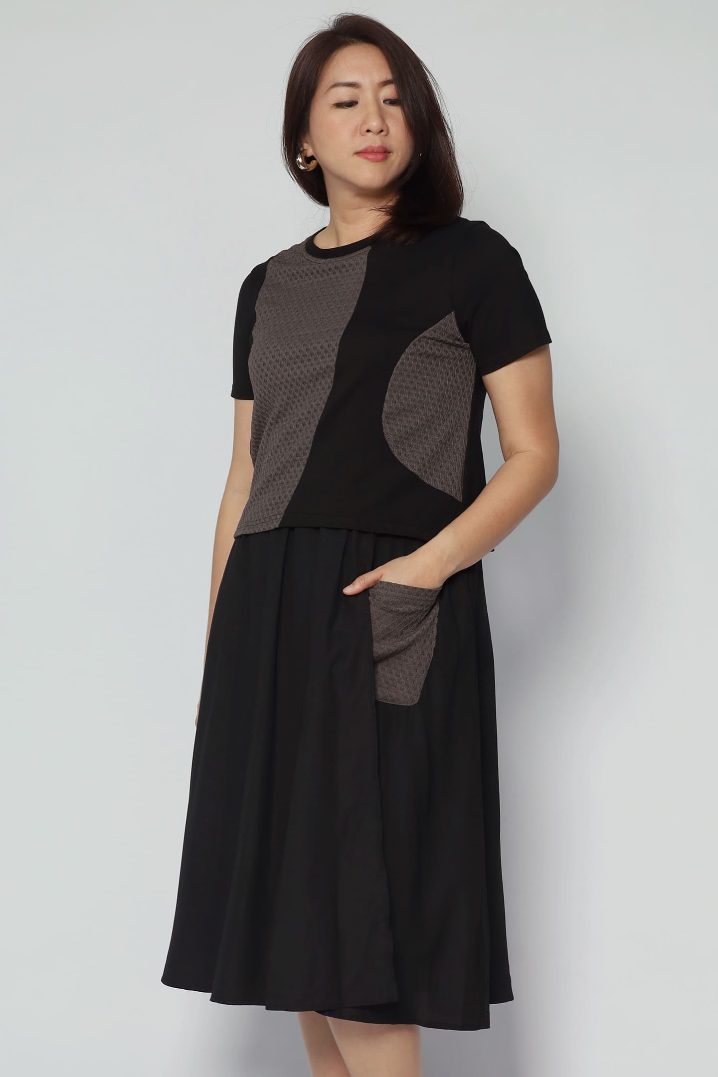 Liyen Dress in Grey Black