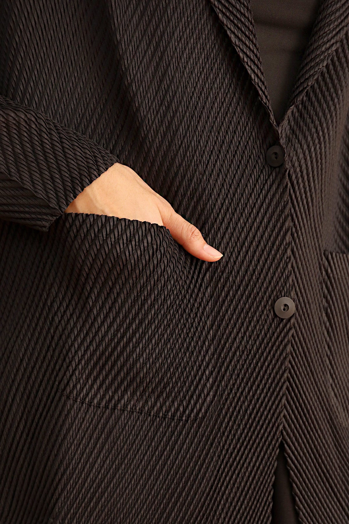 CHOSEN - Lumiere Pleated Blazer