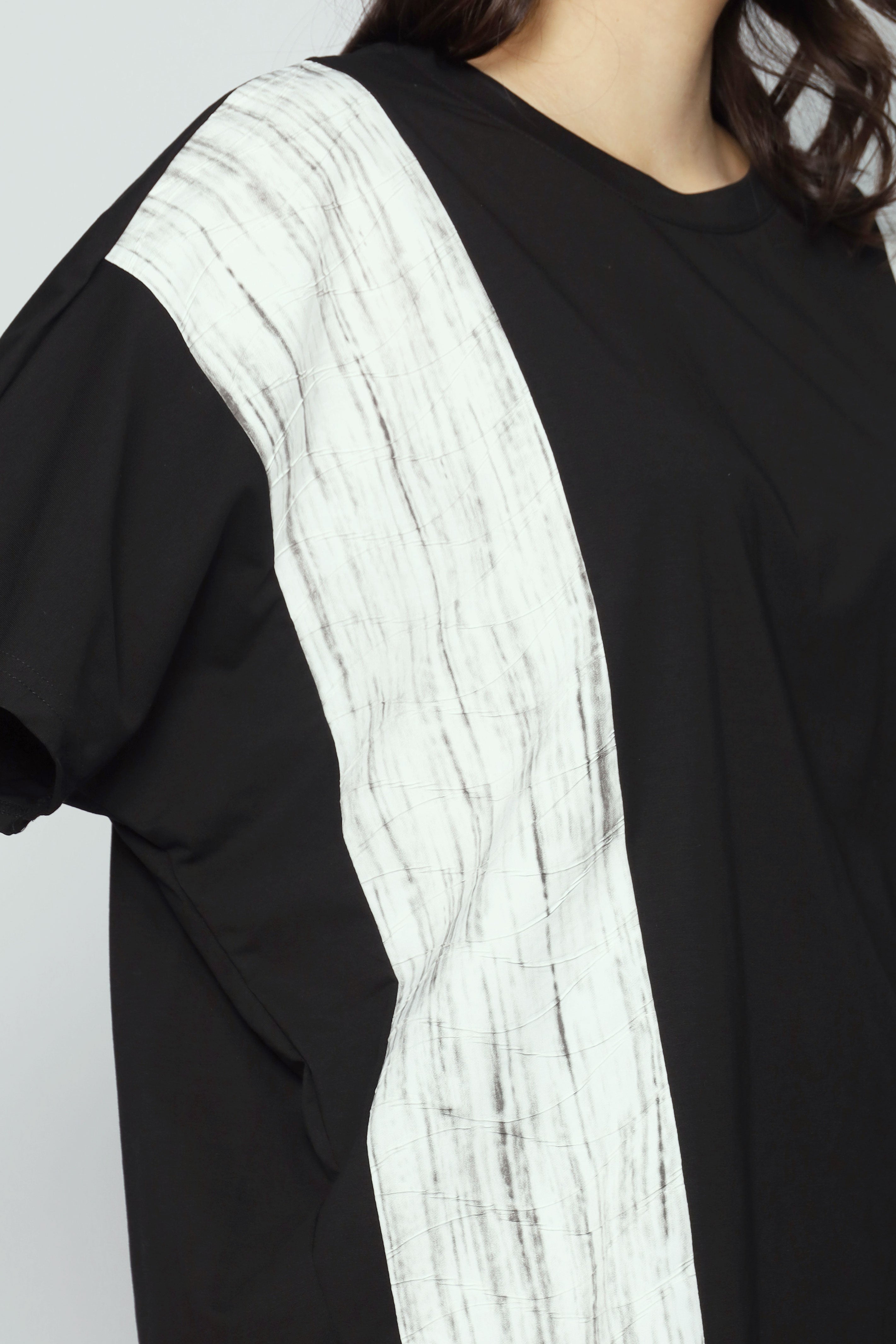 Masodi Panel Top in Black
