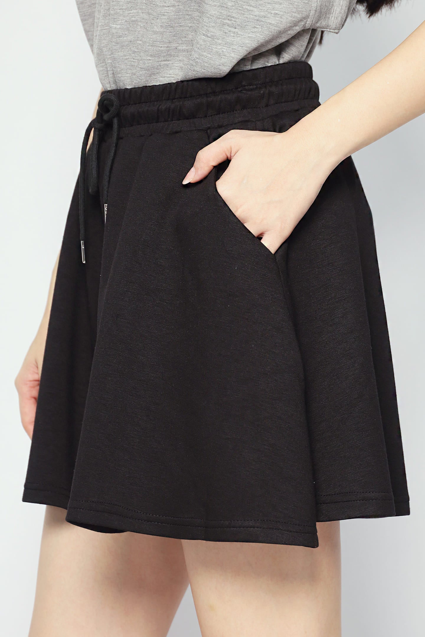 JOY - Non Stop Shorts in Black