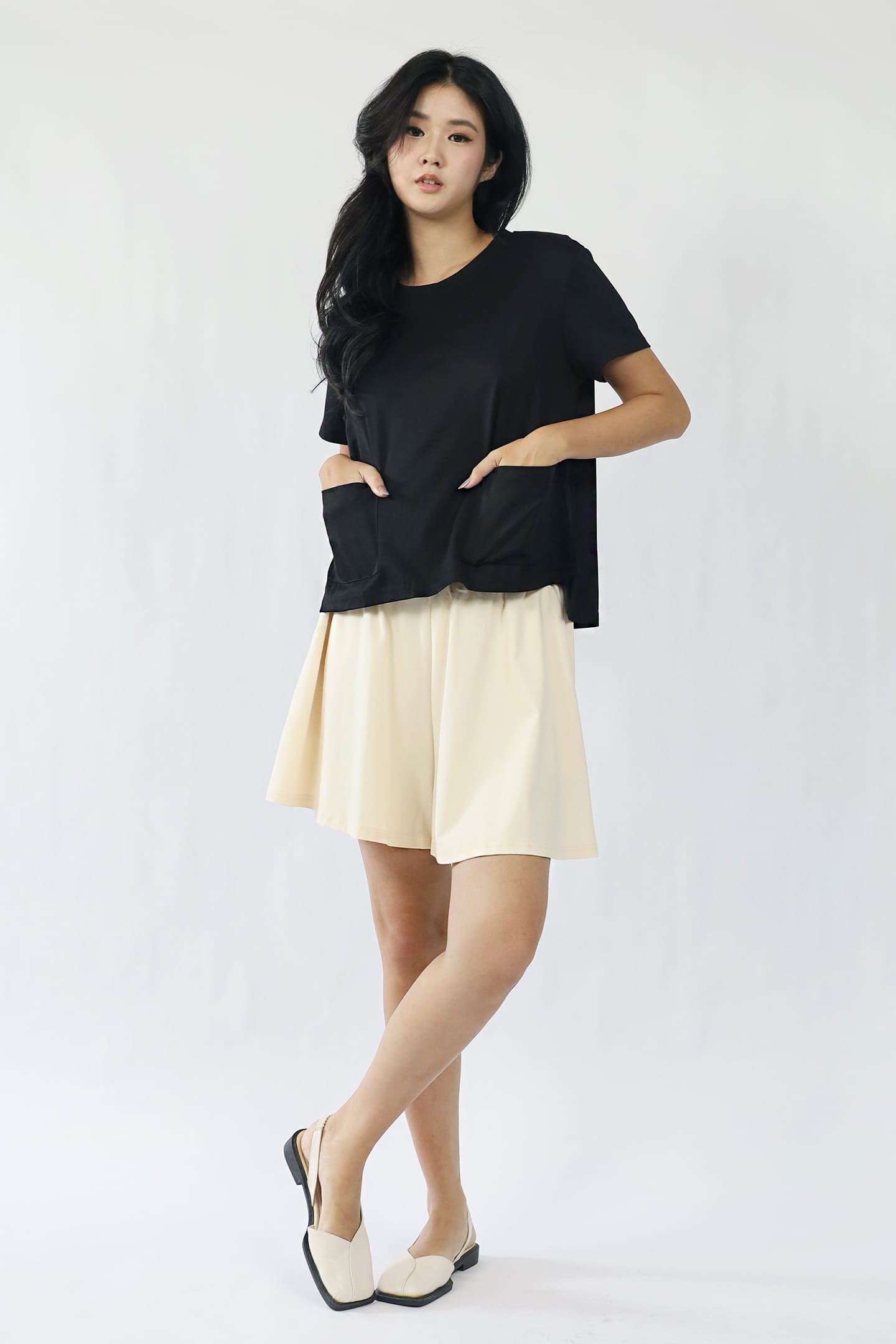 TENCEL - Pocketful Tee in Black