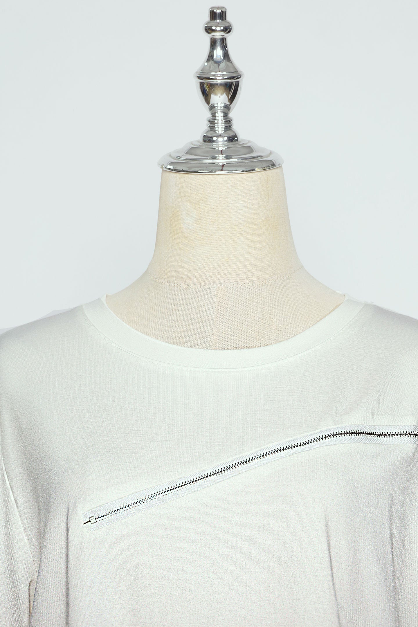 PO - Quartz Top in White Zip