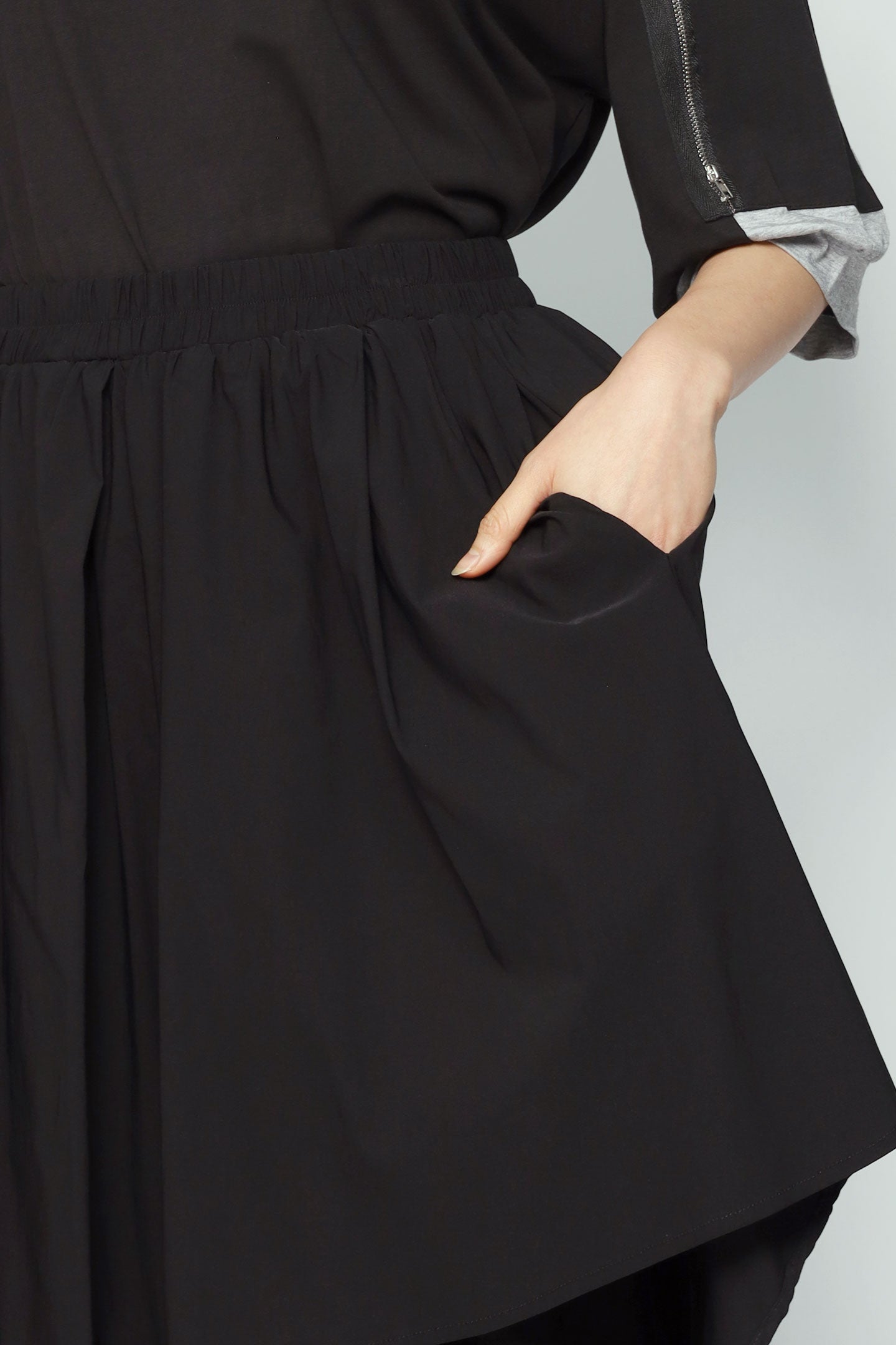 Backorders Ren Foldover Pants in Black