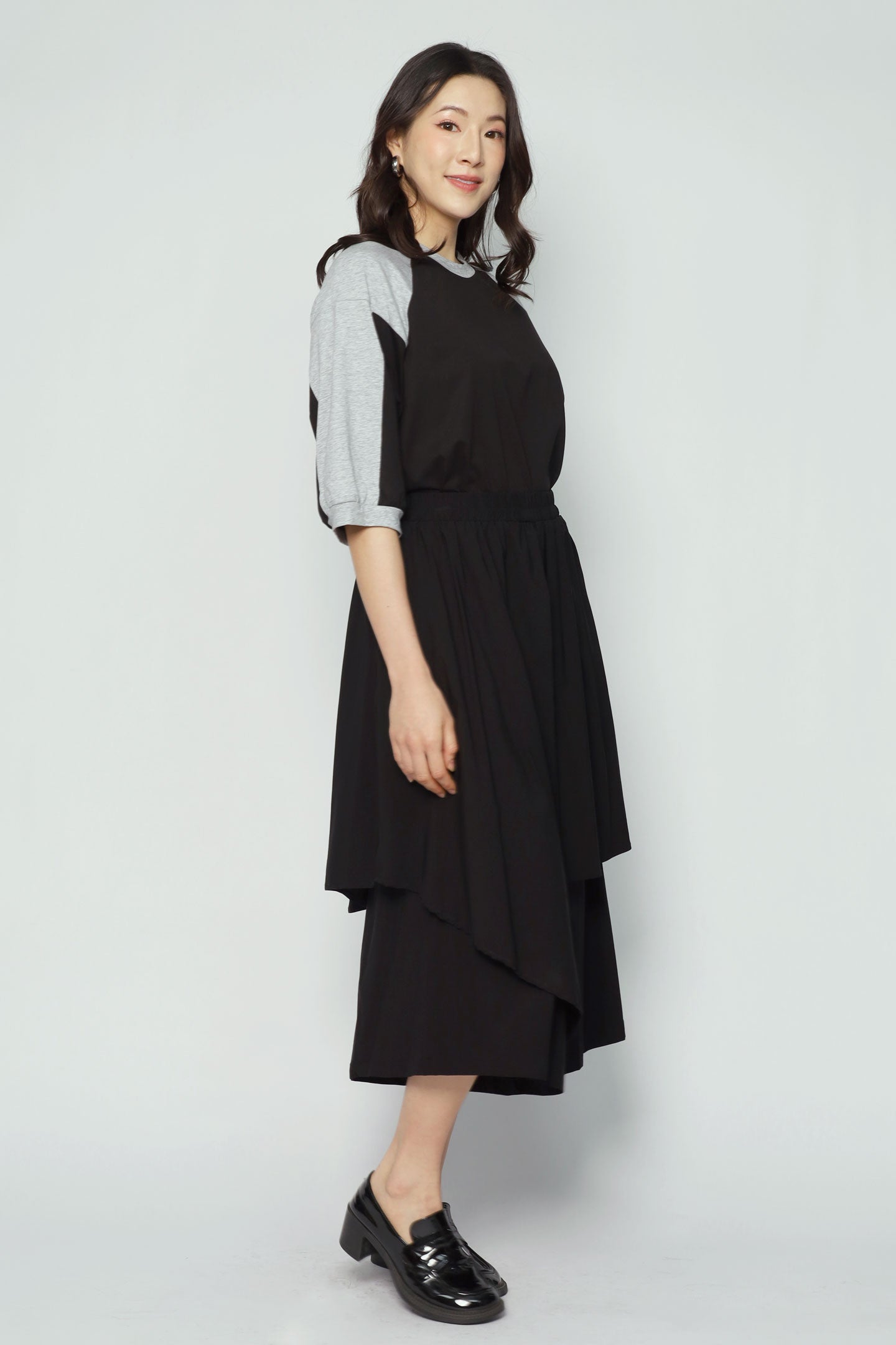 Backorders Ren Foldover Pants in Black