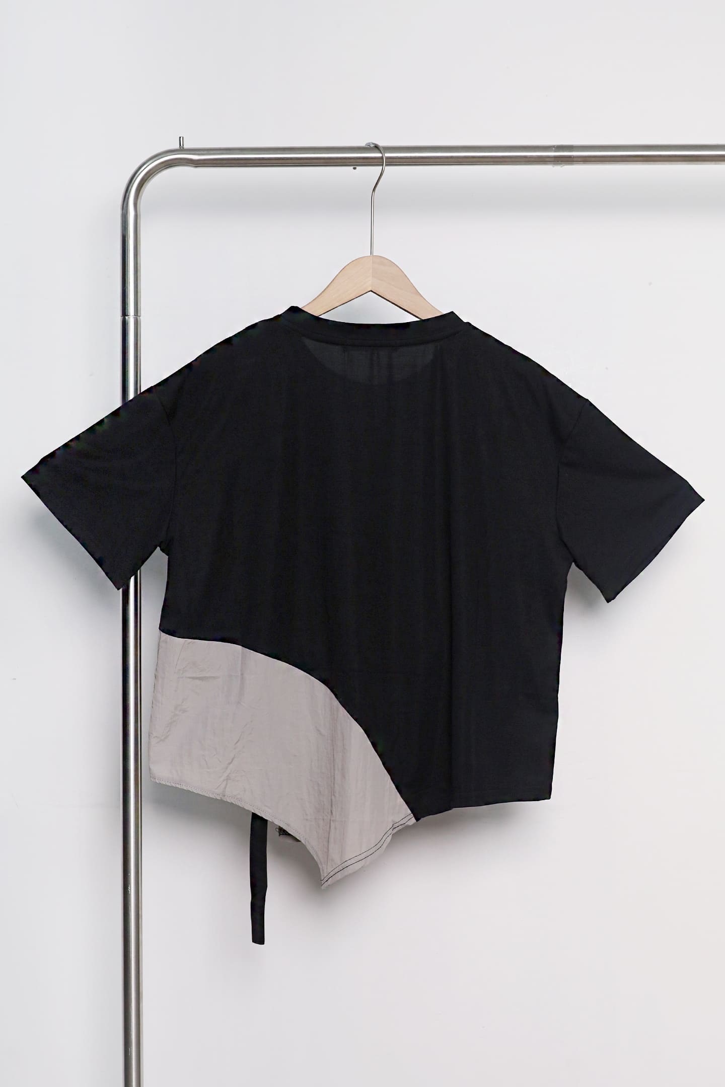 Easy by TE - Sall Pocket Top in Black