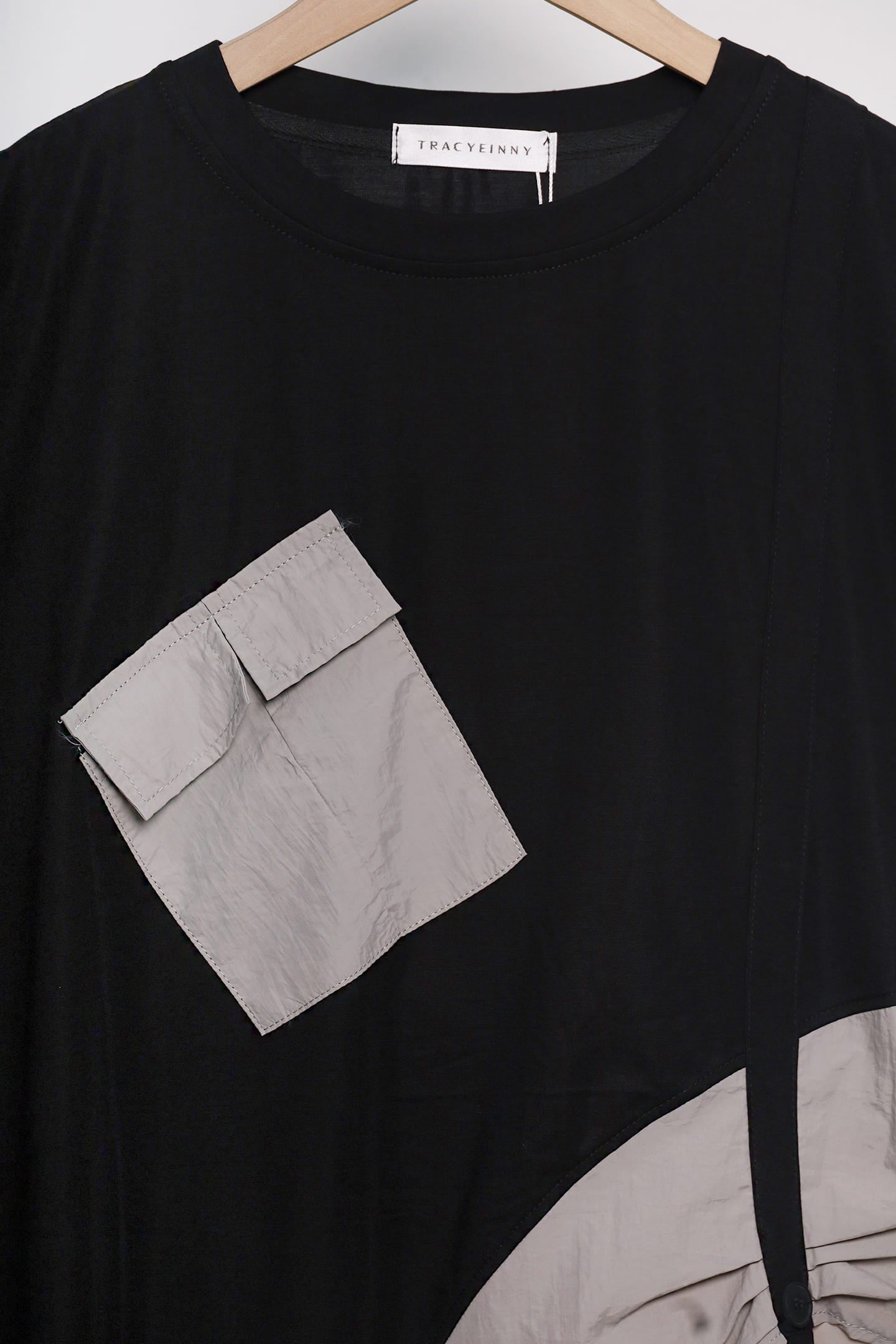 Easy by TE - Sall Pocket Top in Black