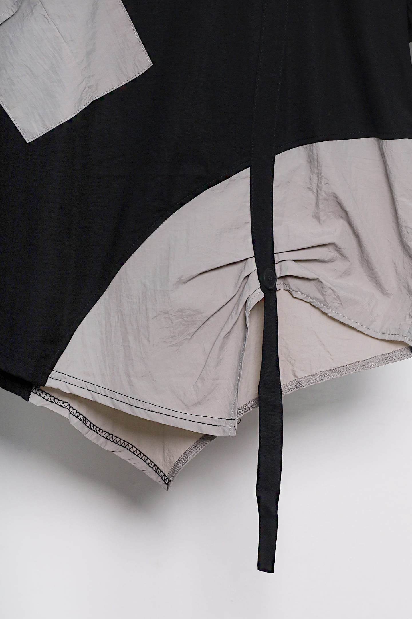 Easy by TE - Sall Pocket Top in Black