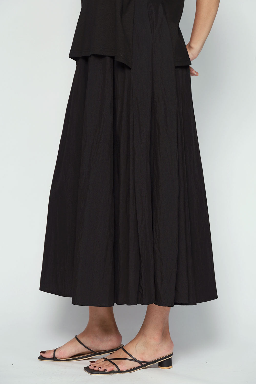 Savrina Midi Dress in Black