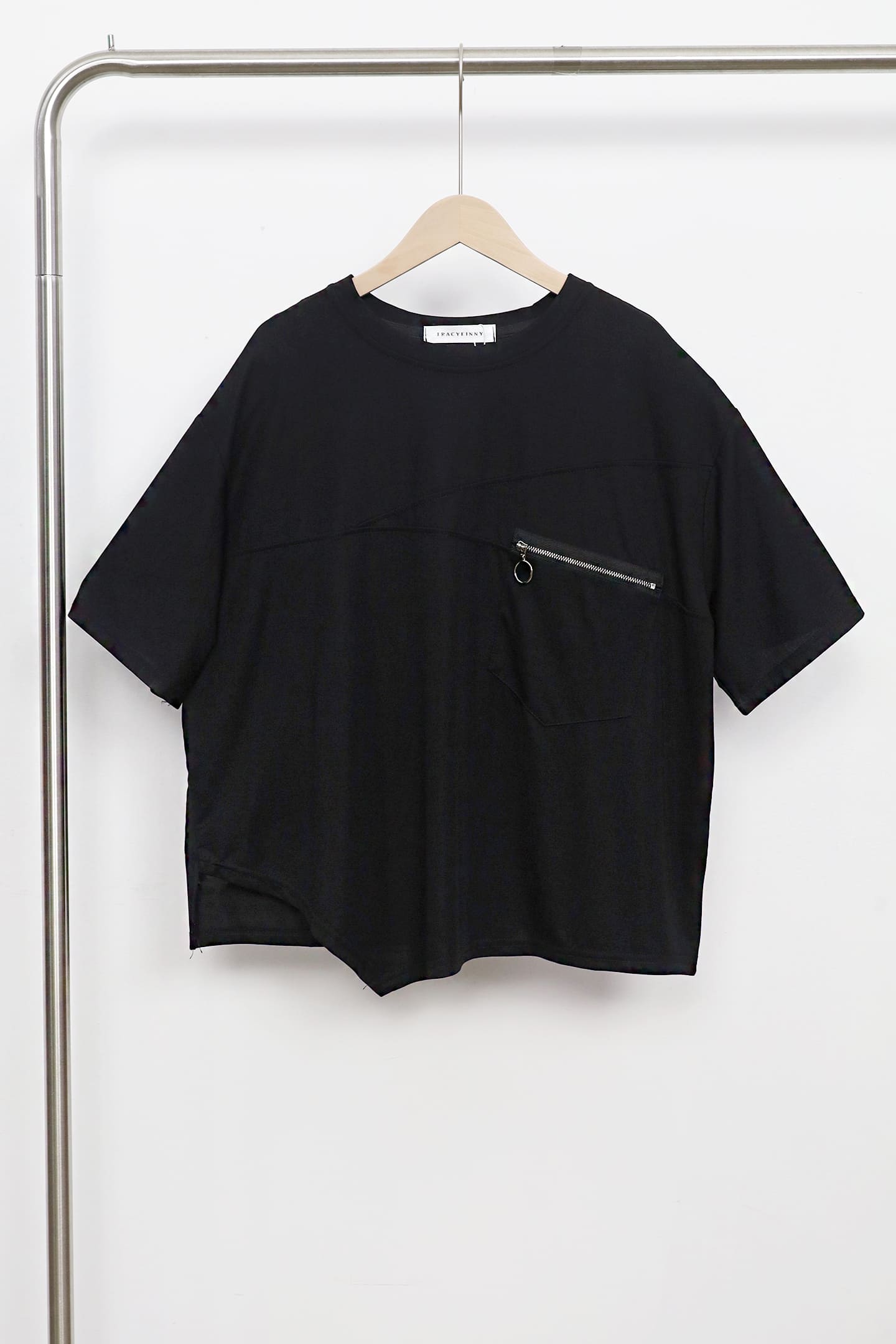 Easy By TE - Slow Steps Zipper Top in Black