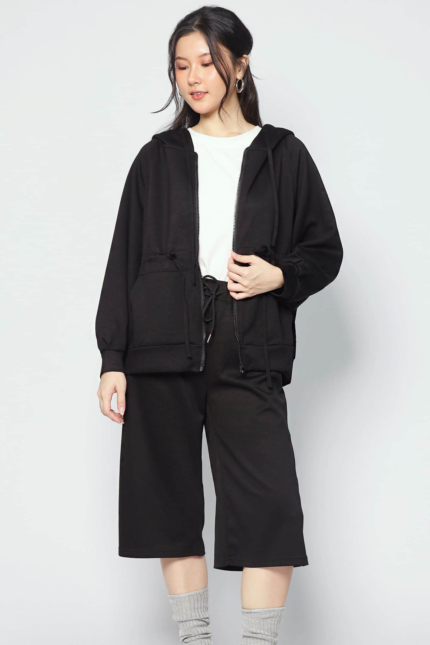 JOY - Traveller Hoodie in Black