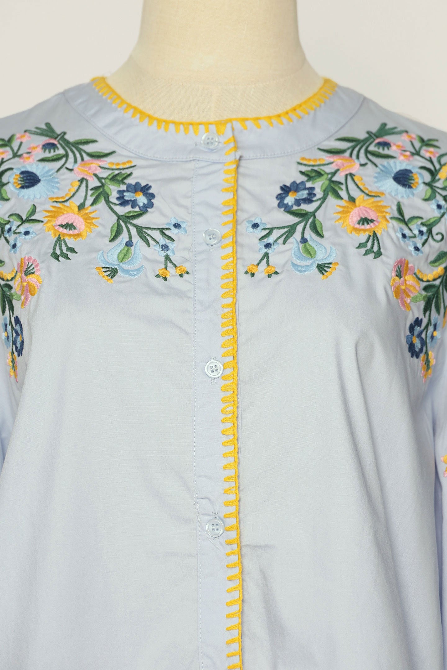 PO - Vanda Floral Embroidery Top