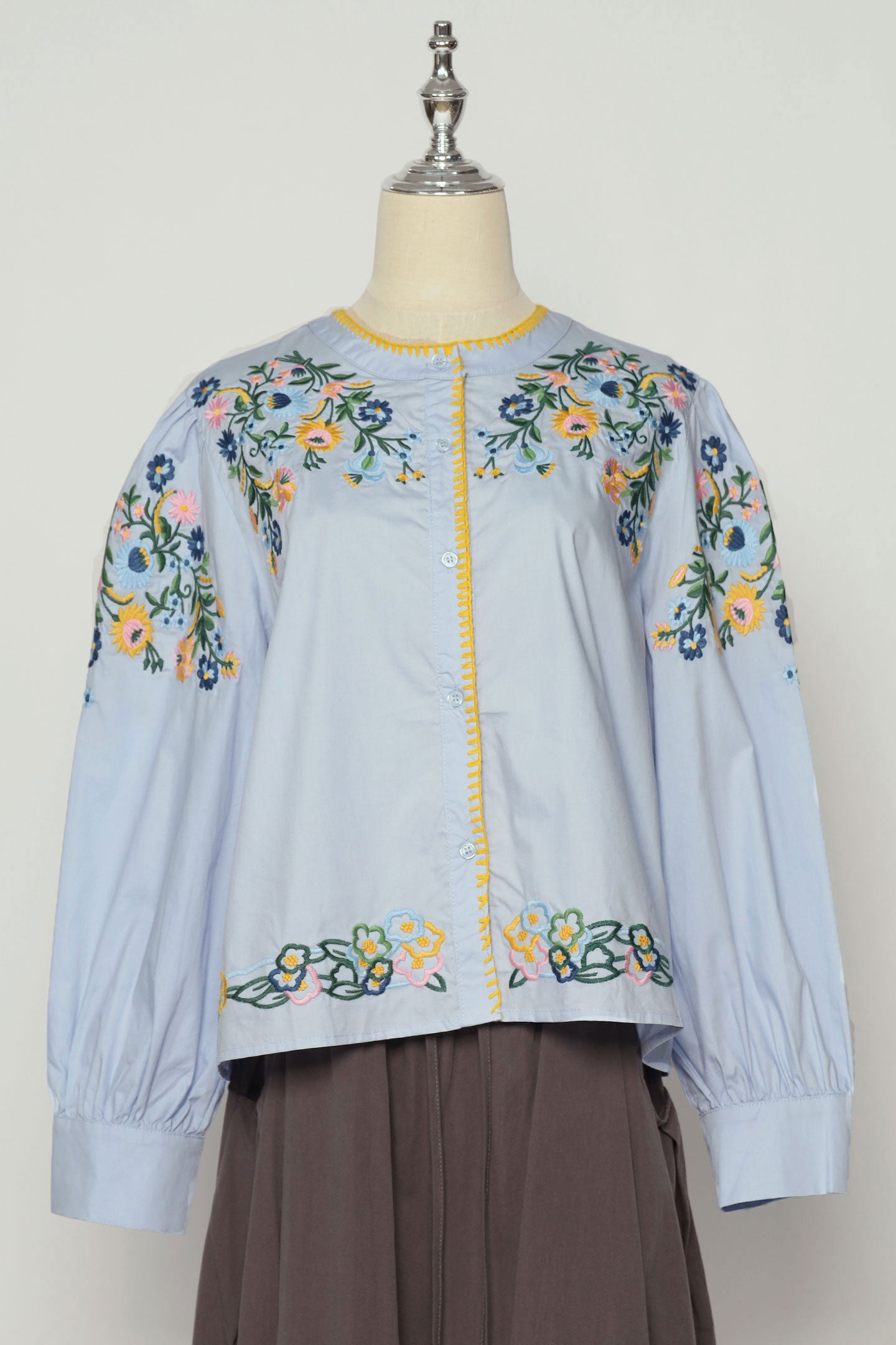 PO - Vanda Floral Embroidery Top
