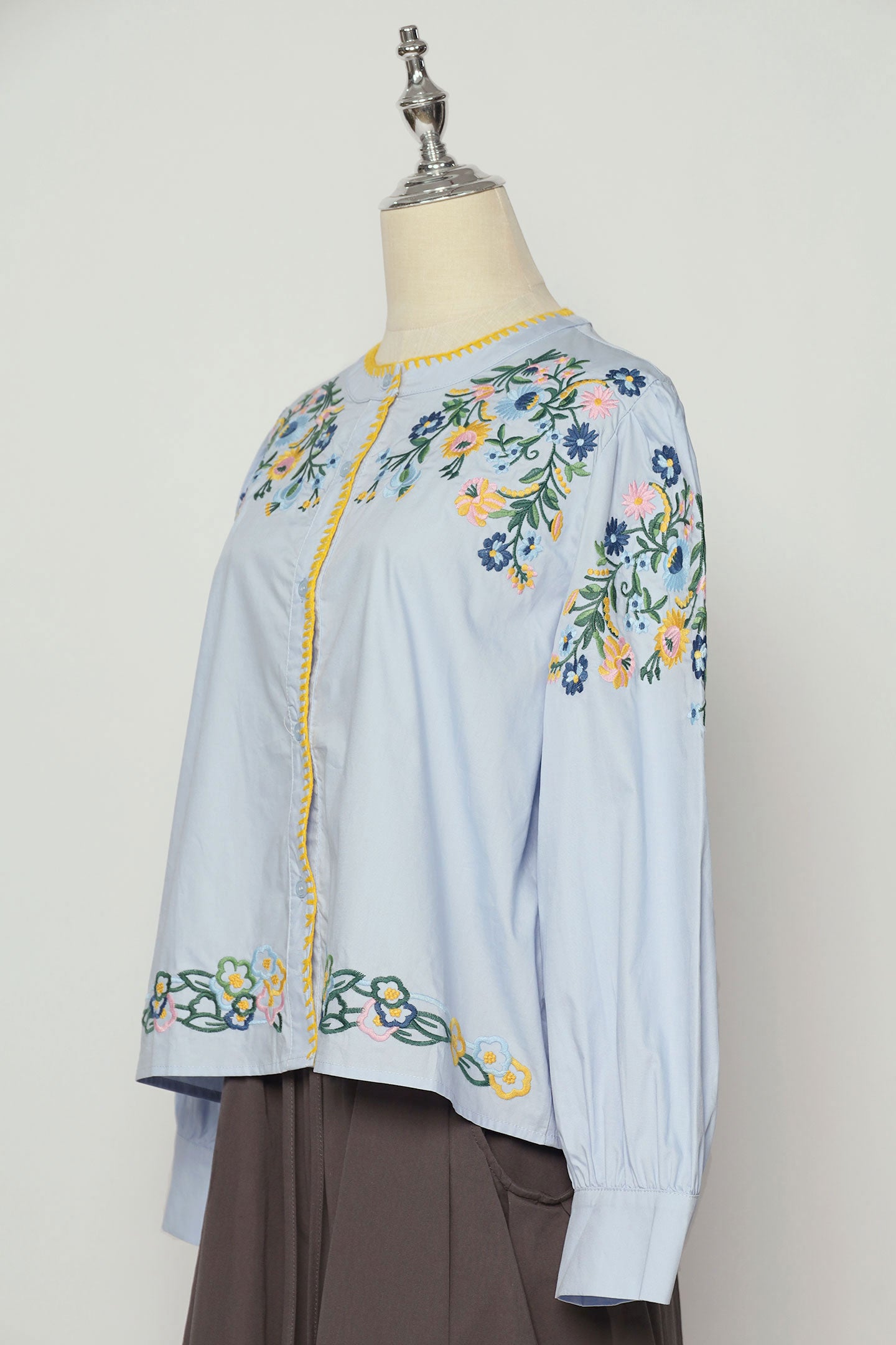 PO - Vanda Floral Embroidery Top