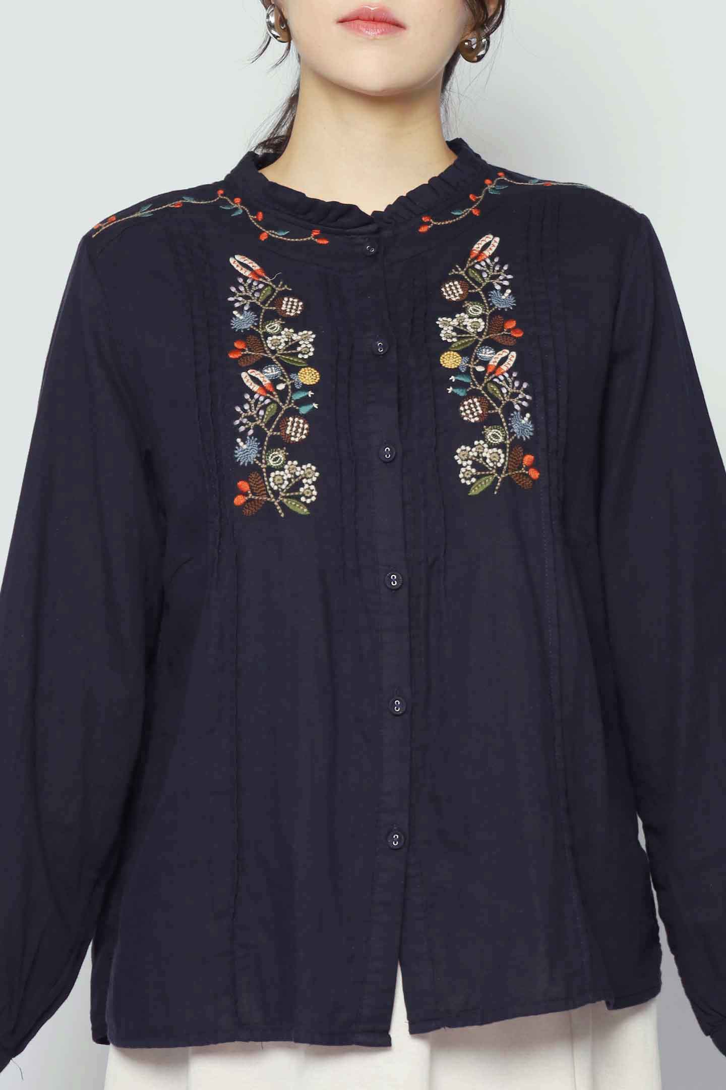 Backorders Verene Floral Embroidery Top in Blue
