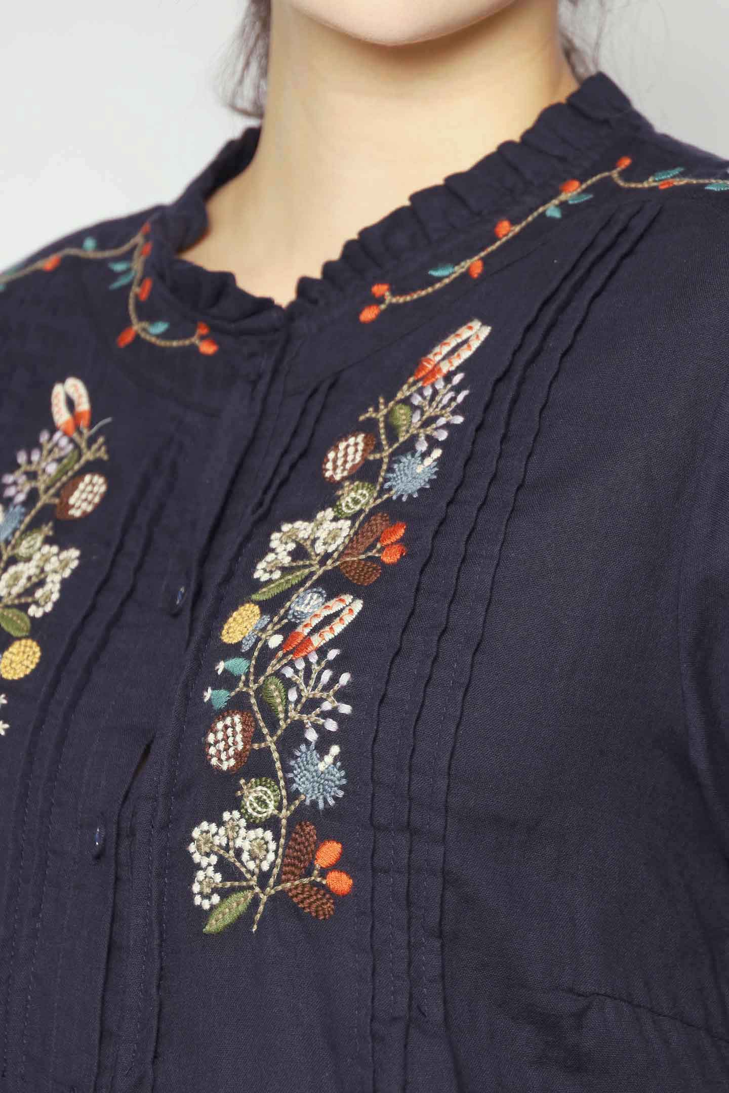 Backorders Verene Floral Embroidery Top in Blue