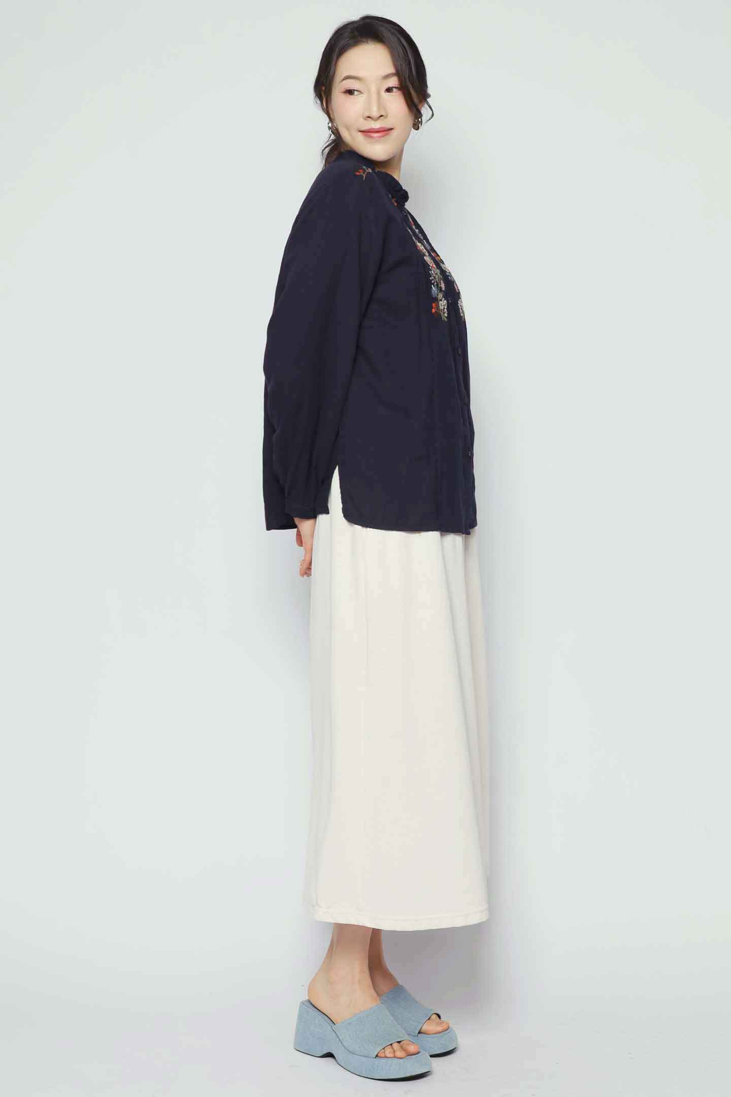 Backorders Verene Floral Embroidery Top in Blue