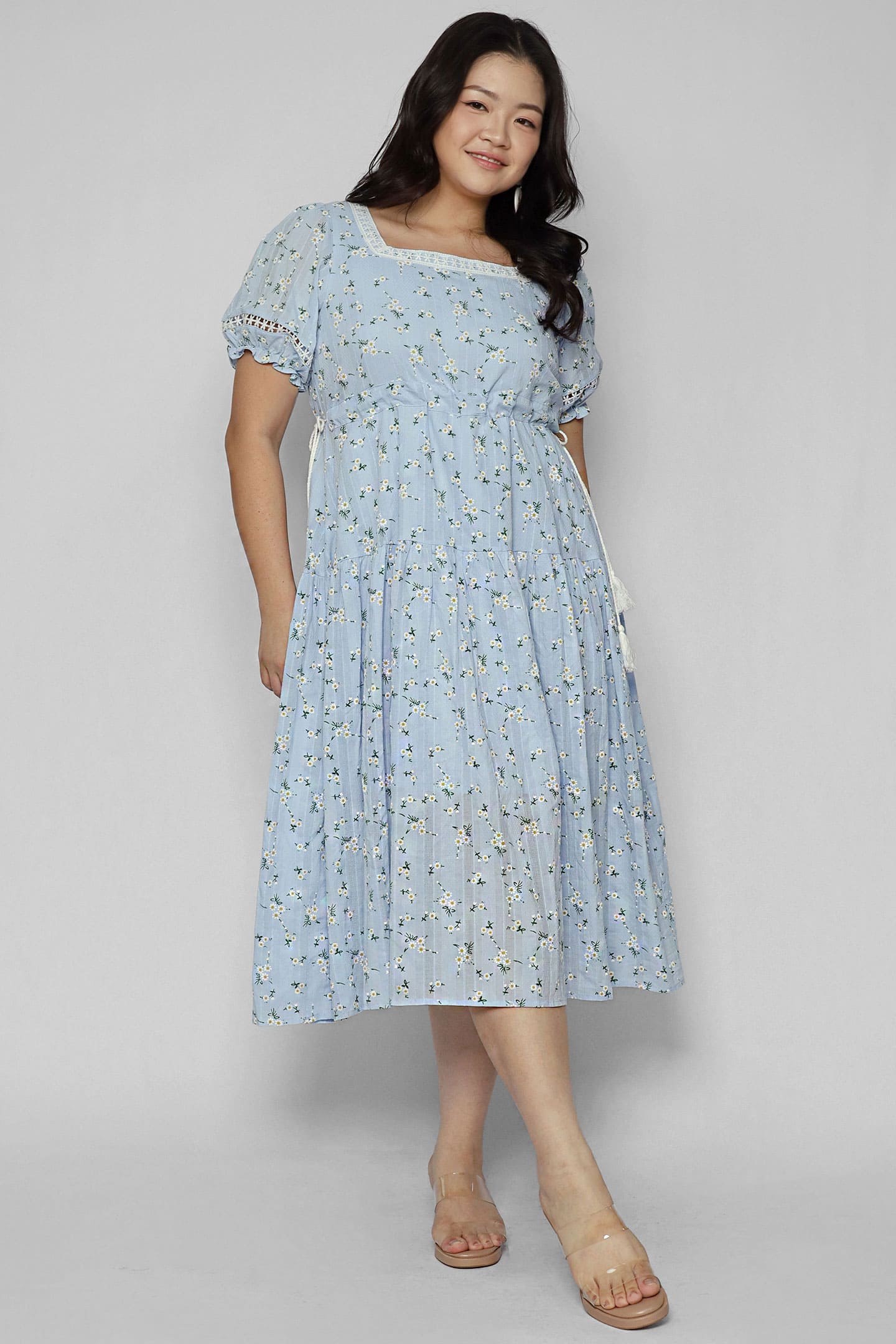 Victoria Dress in Daisy Embroidery