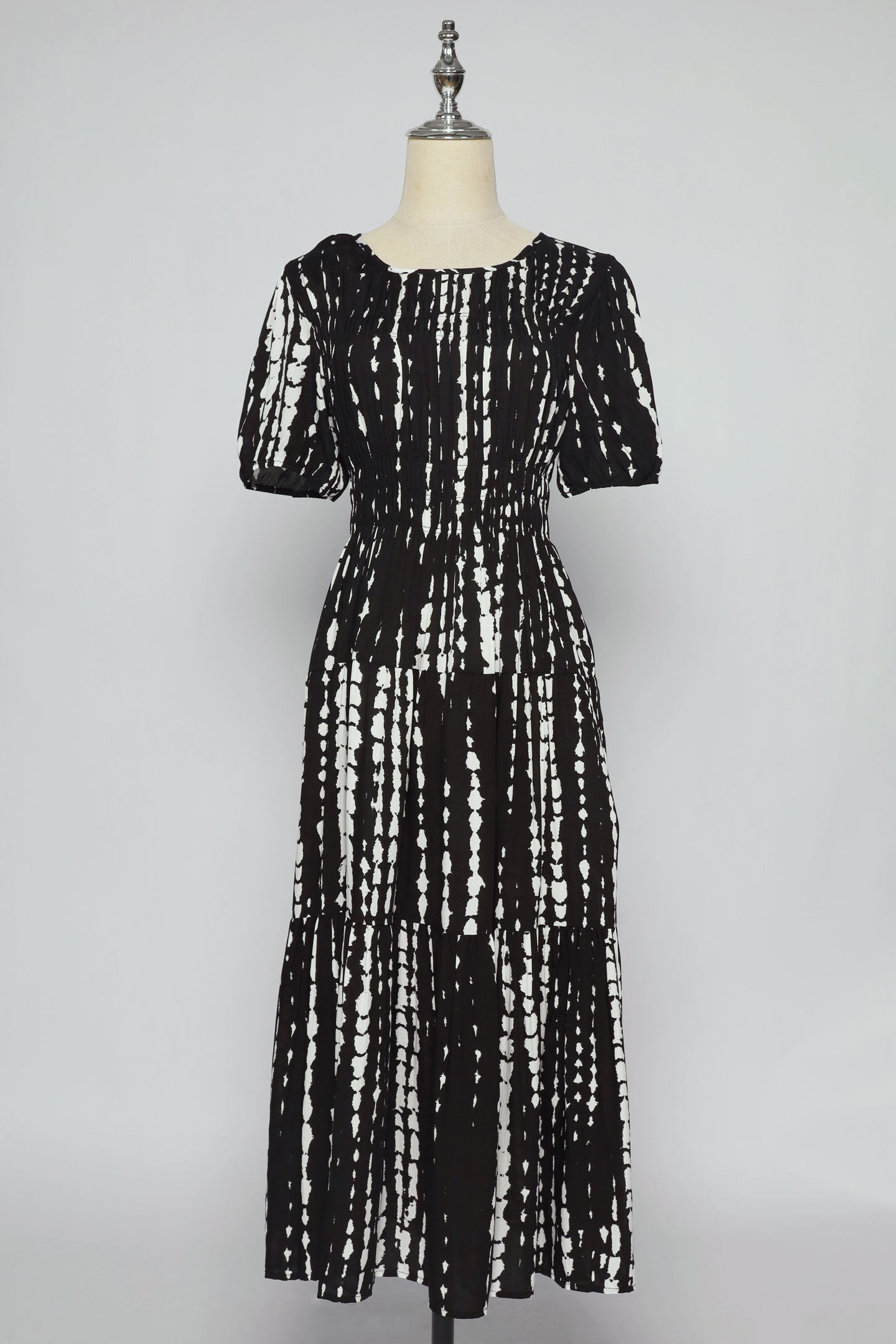 PO - Xoxo Dress in BW Abstract