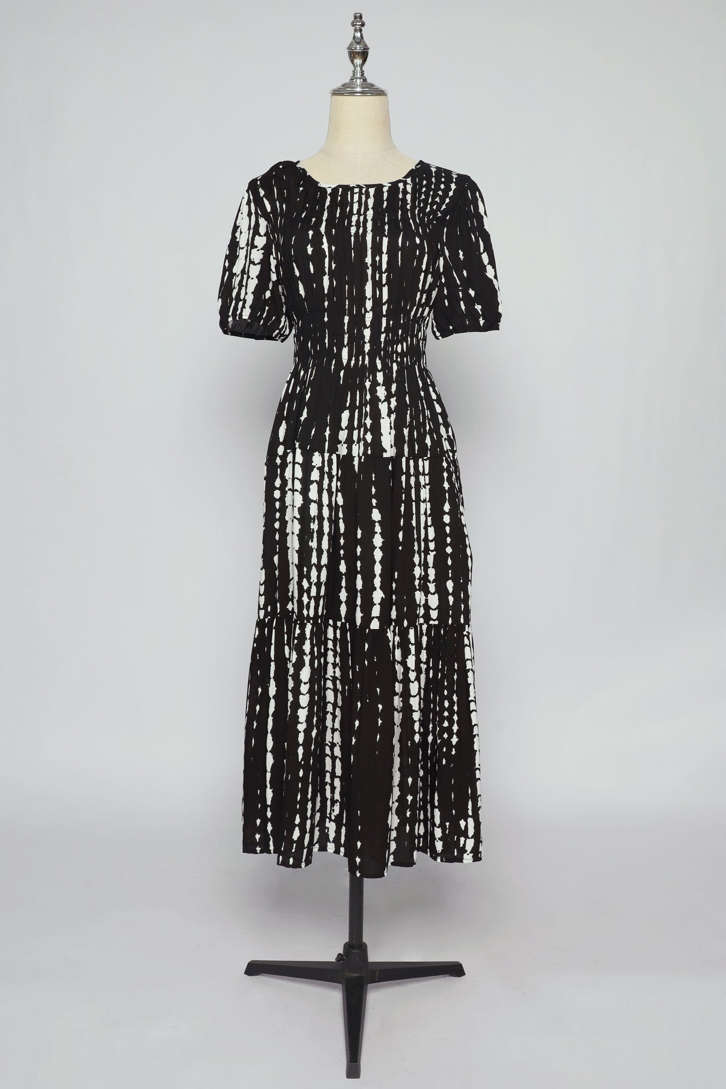 PO - Xoxo Dress in BW Abstract