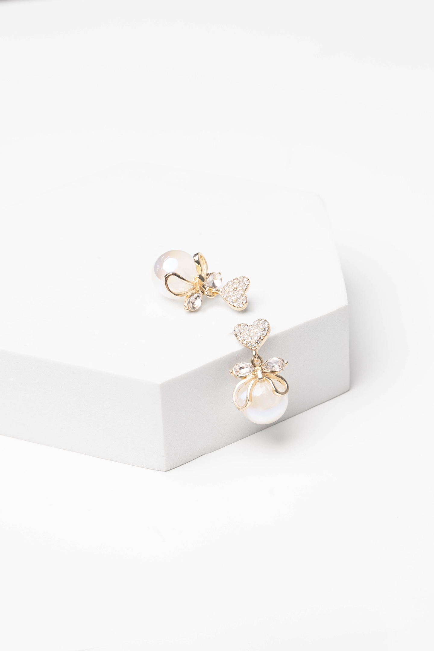 Love Bow Pearl Earrings